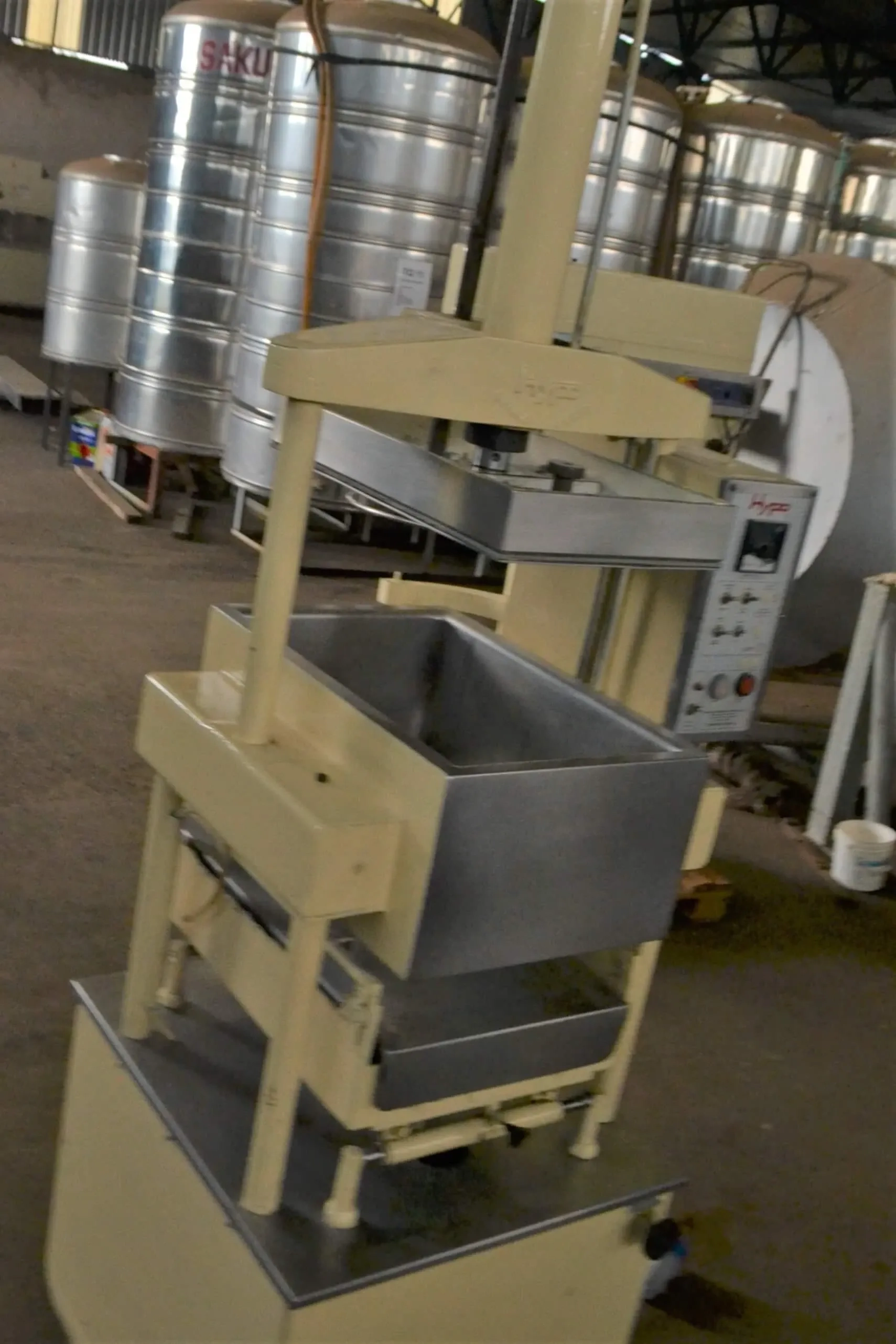 pingadeira-de-polvilho-suspiro-amantegados-e-outros-marca-hypo