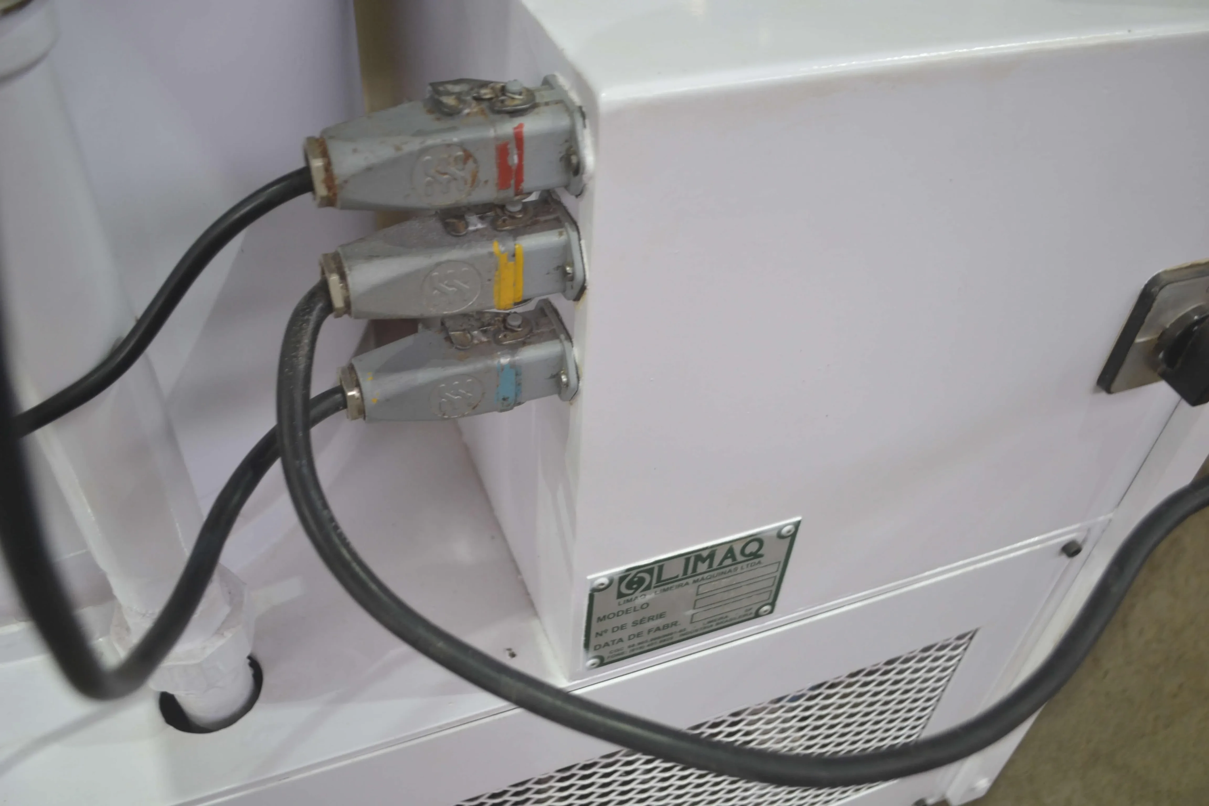 temperadeira-de-chocolate-capacidade-100-kg-hora-marca-limaq