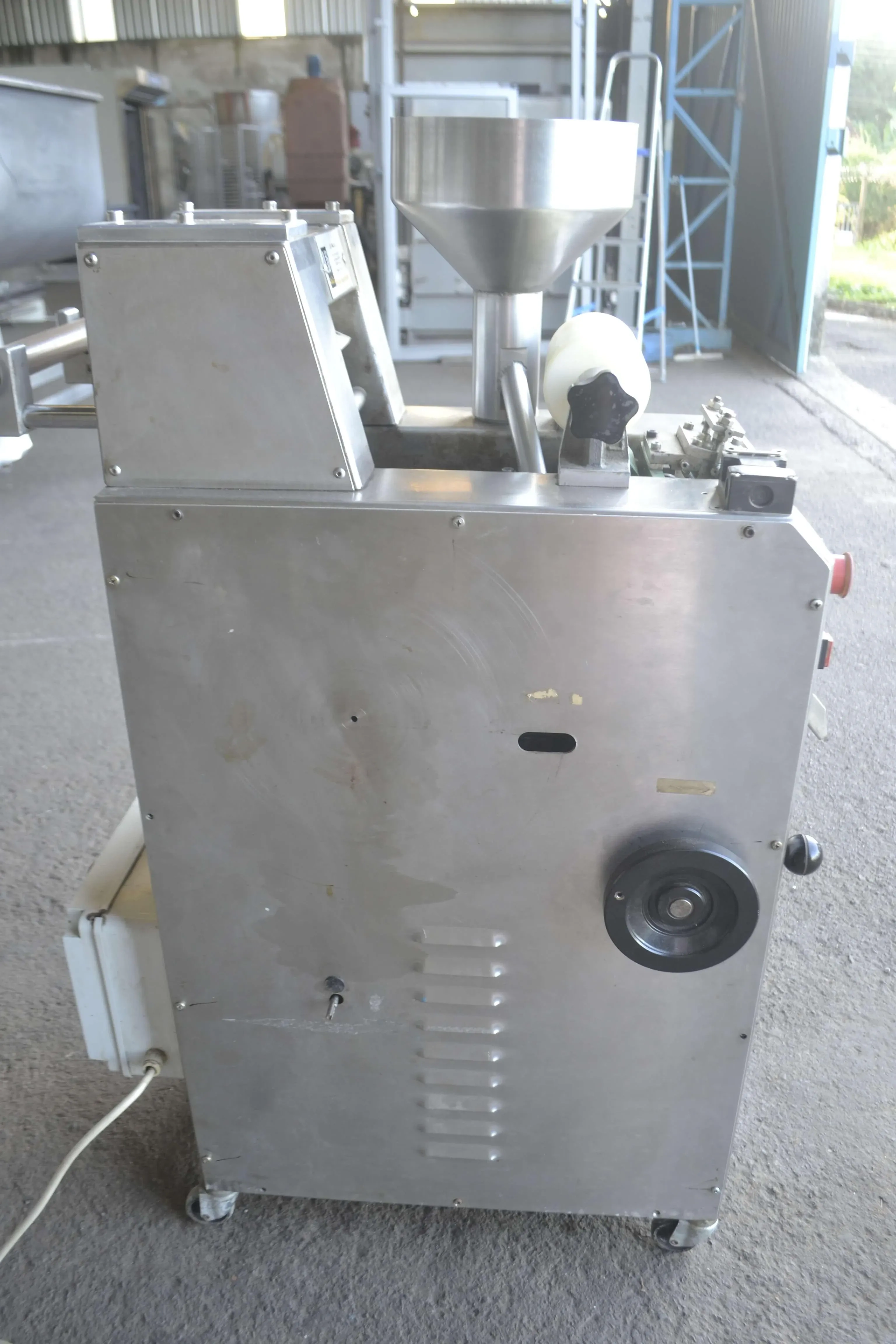 maquina-capeletti-ravioli-lb-Italia-mod-rc-65