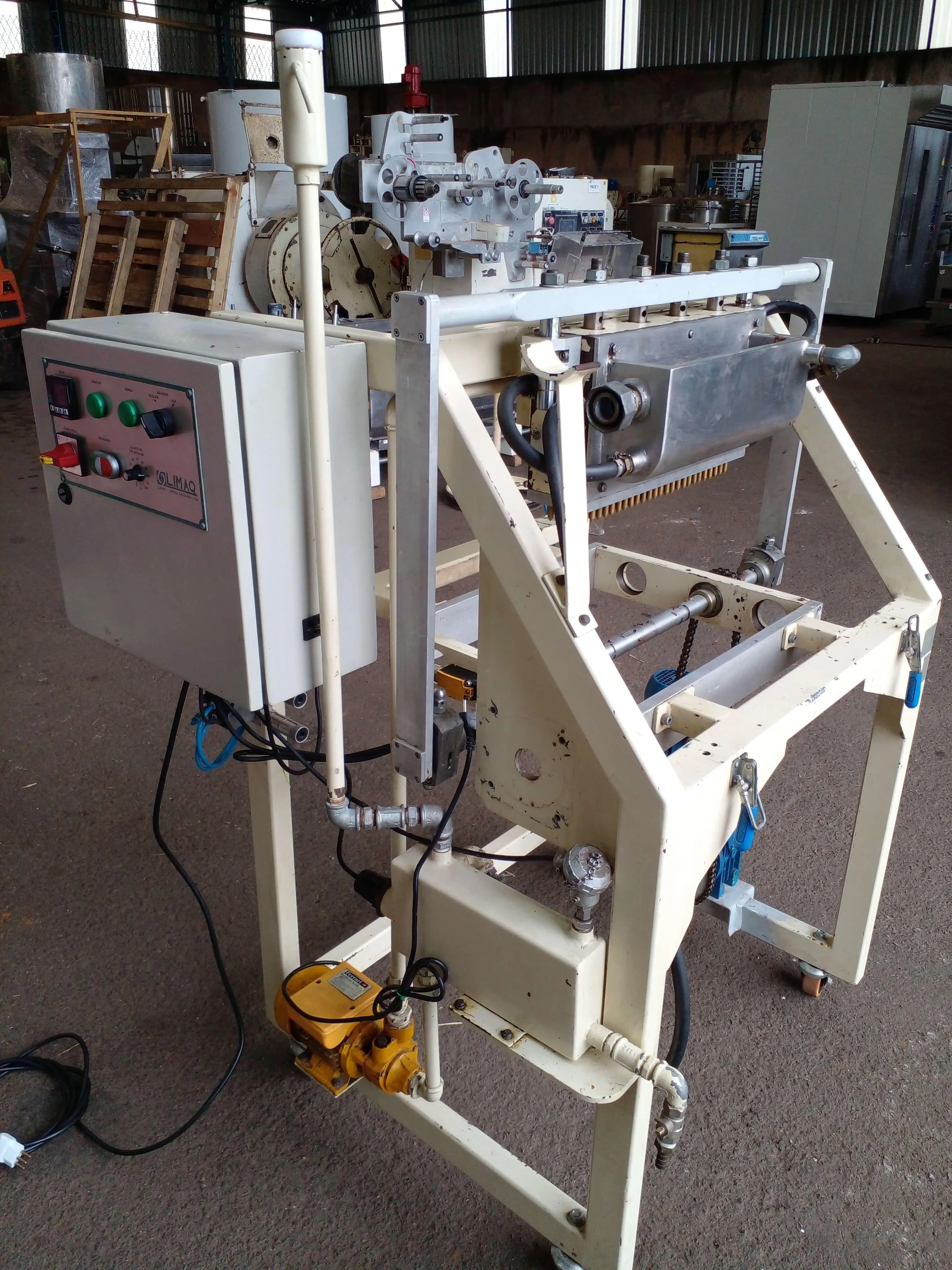 dosadora-de-gotas-de-chocolate-marca-limaq