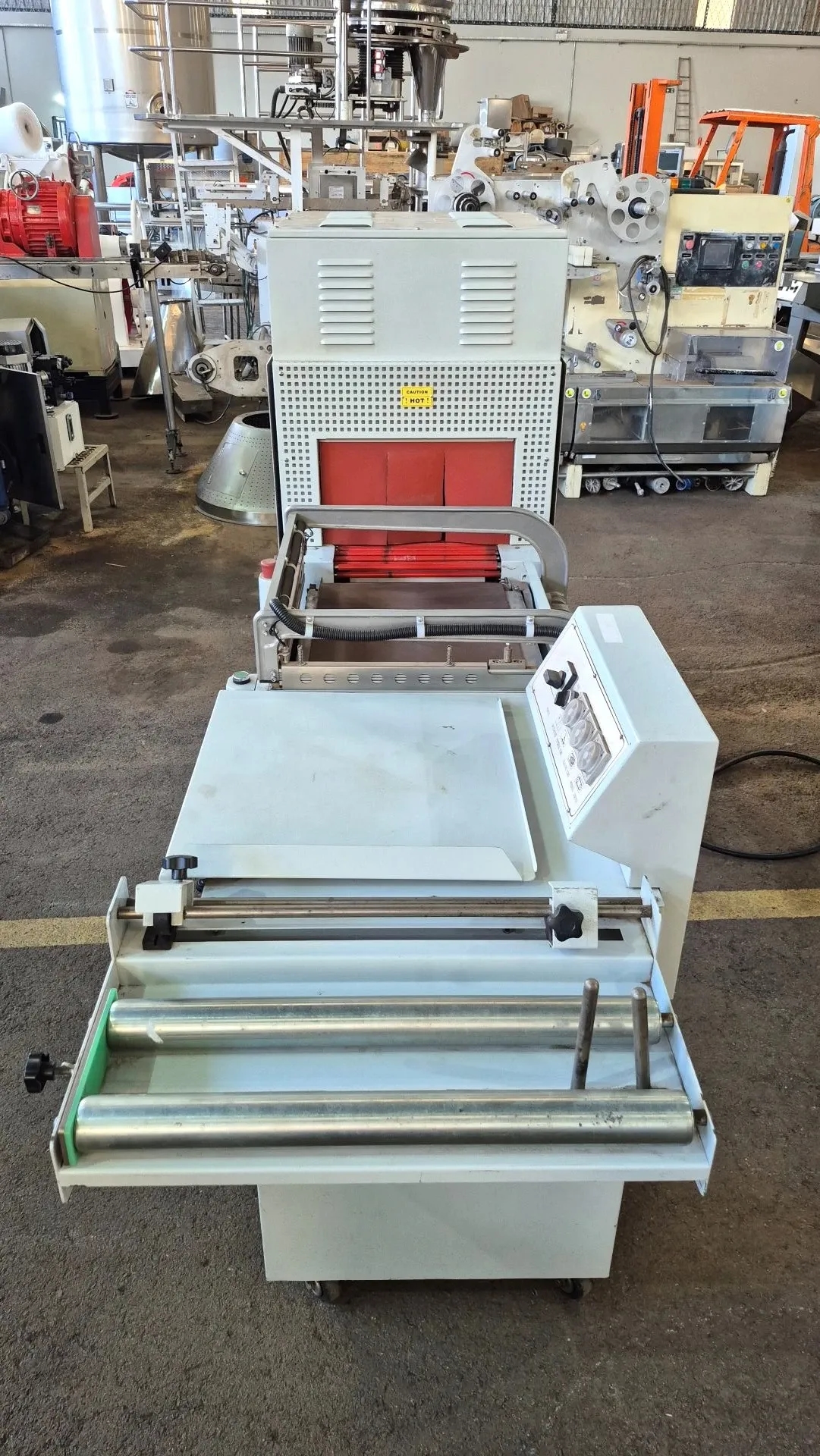 seladora-l-modelo-fl-5545-tb-com-tunel-de-encolhimento-modelo-sm-4525