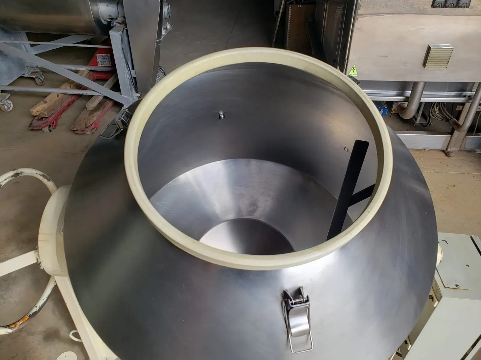 drageadeira-misturador-tipo-betoneira-em-aco-inox-250-litros