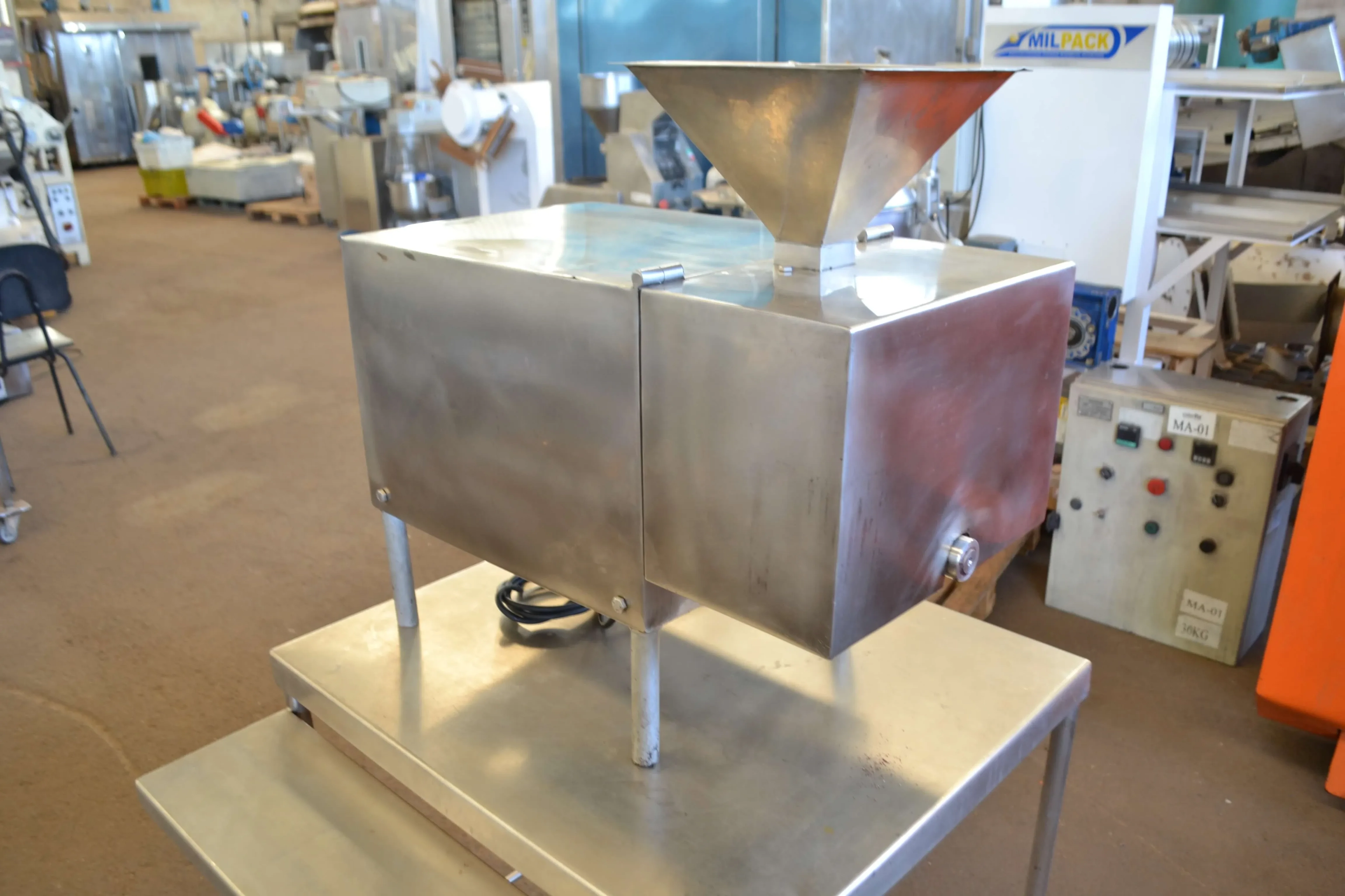 extratora-de-manteiga-de-cacau-marca-mecal