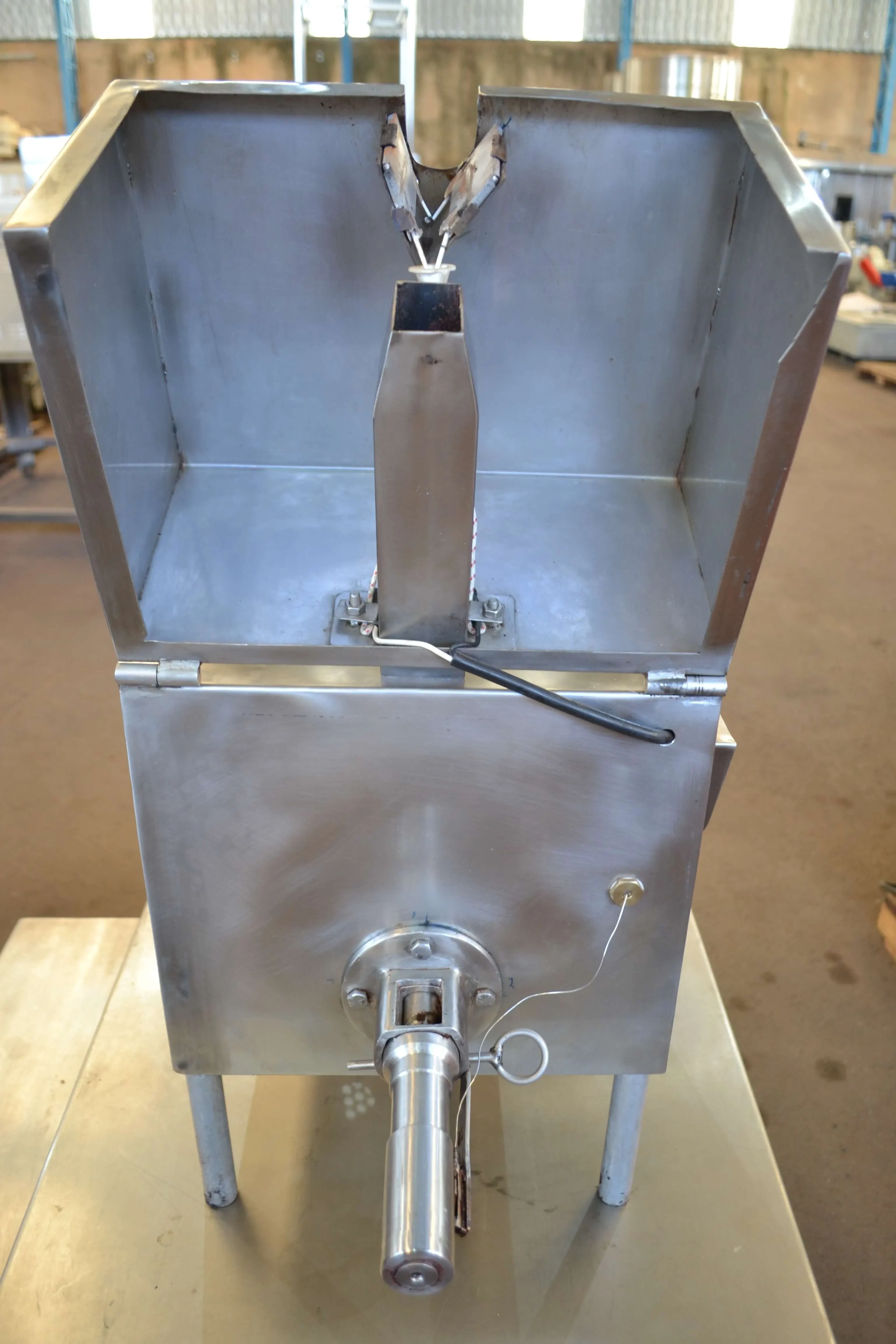 extratora-de-manteiga-de-cacau-marca-mecal