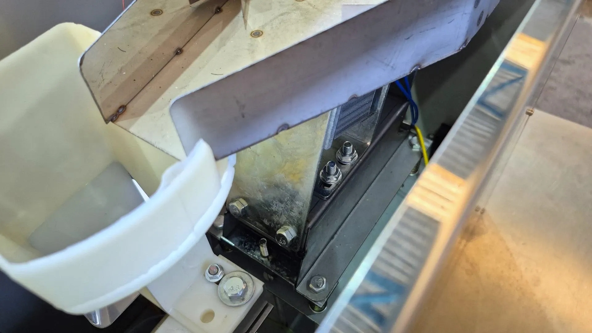 dosadora-semiautomatica-de-graos-e-pos-modelo-fz-100