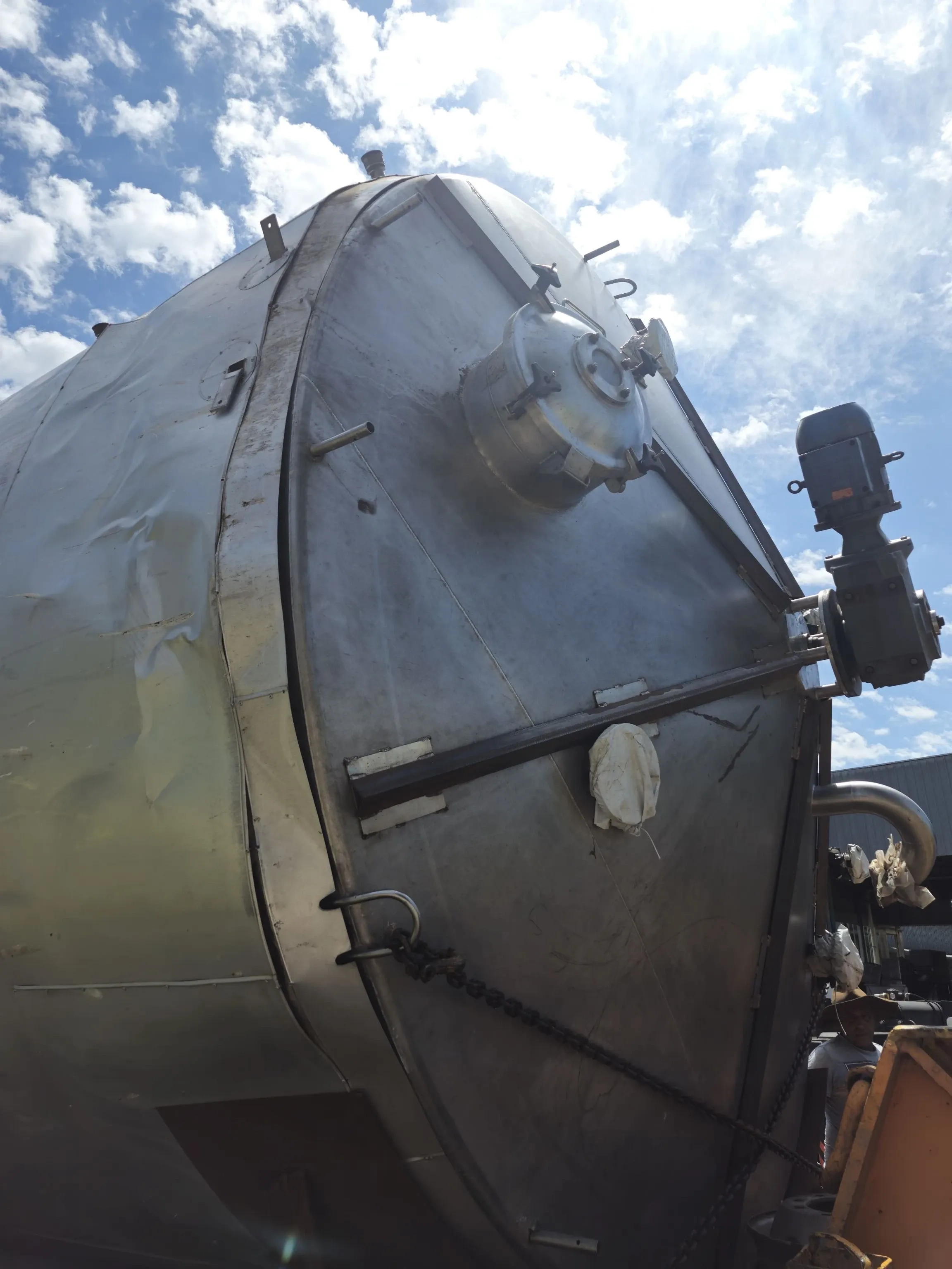 tanque-misturador-encamisado-em-aco-inox-capacidade-40-000-litros-marca-recinox