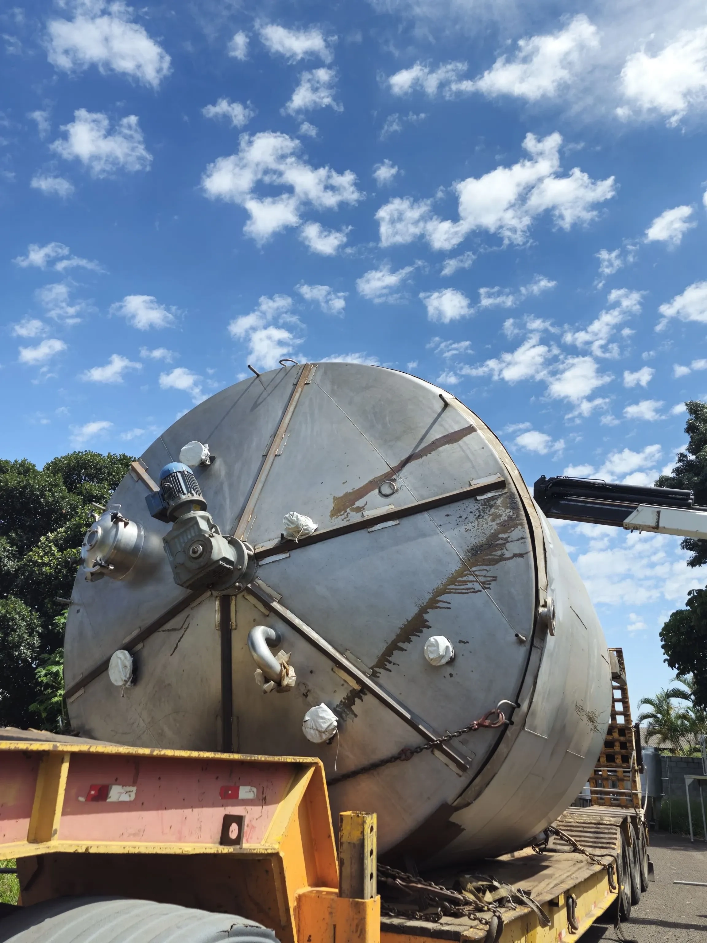 tanque-misturador-encamisado-em-aco-inox-capacidade-40-000-litros-marca-recinox