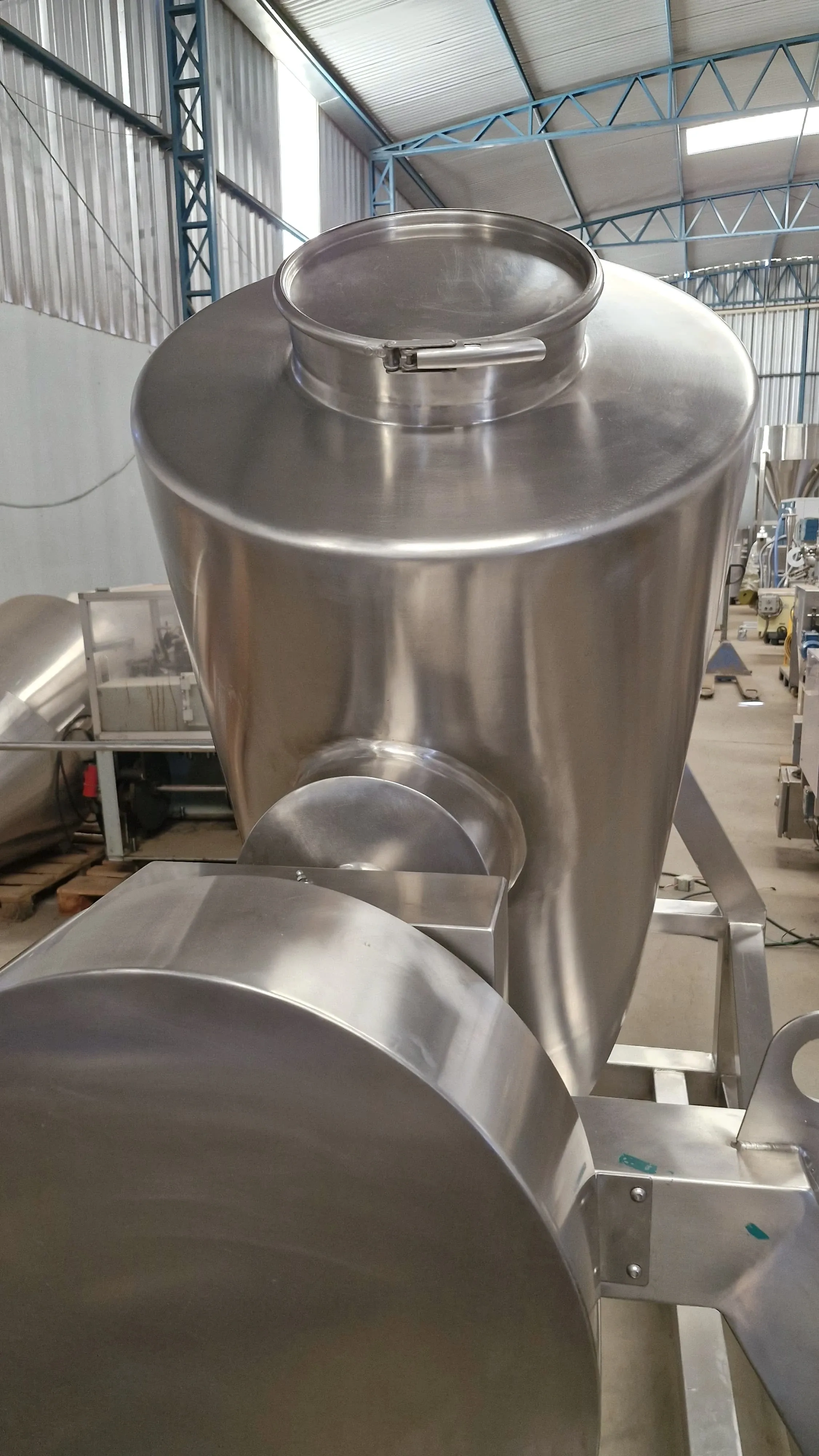 misturador-v-inox-316-cap-600-l-marca-ad-martinelli