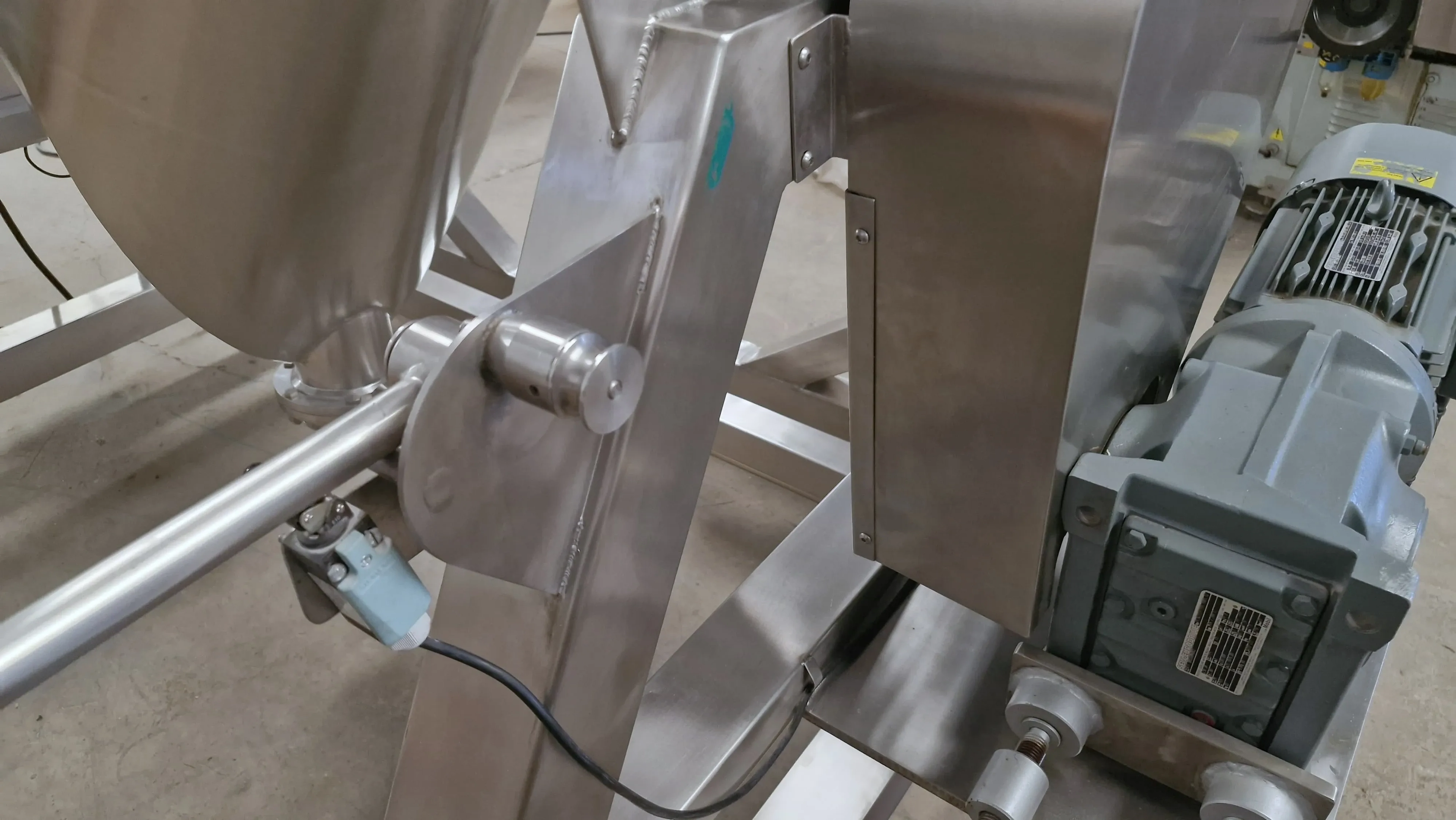 misturador-v-inox-316-cap-600-l-marca-ad-martinelli