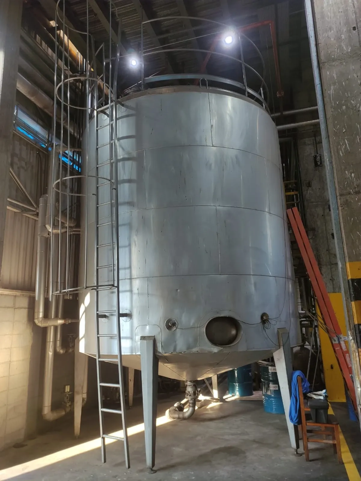 tanque-misturador-encamisado-em-aco-inox-capacidade-40-000-litros-marca-recinox