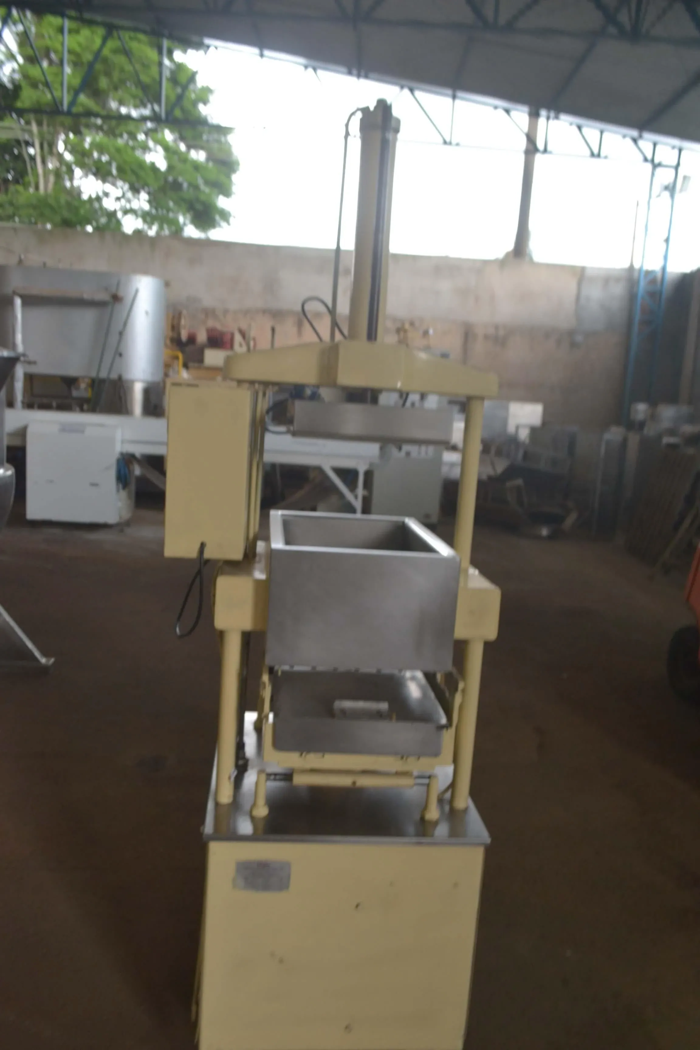 pingadeira-de-polvilho-suspiro-amantegados-e-outros-marca-hypo