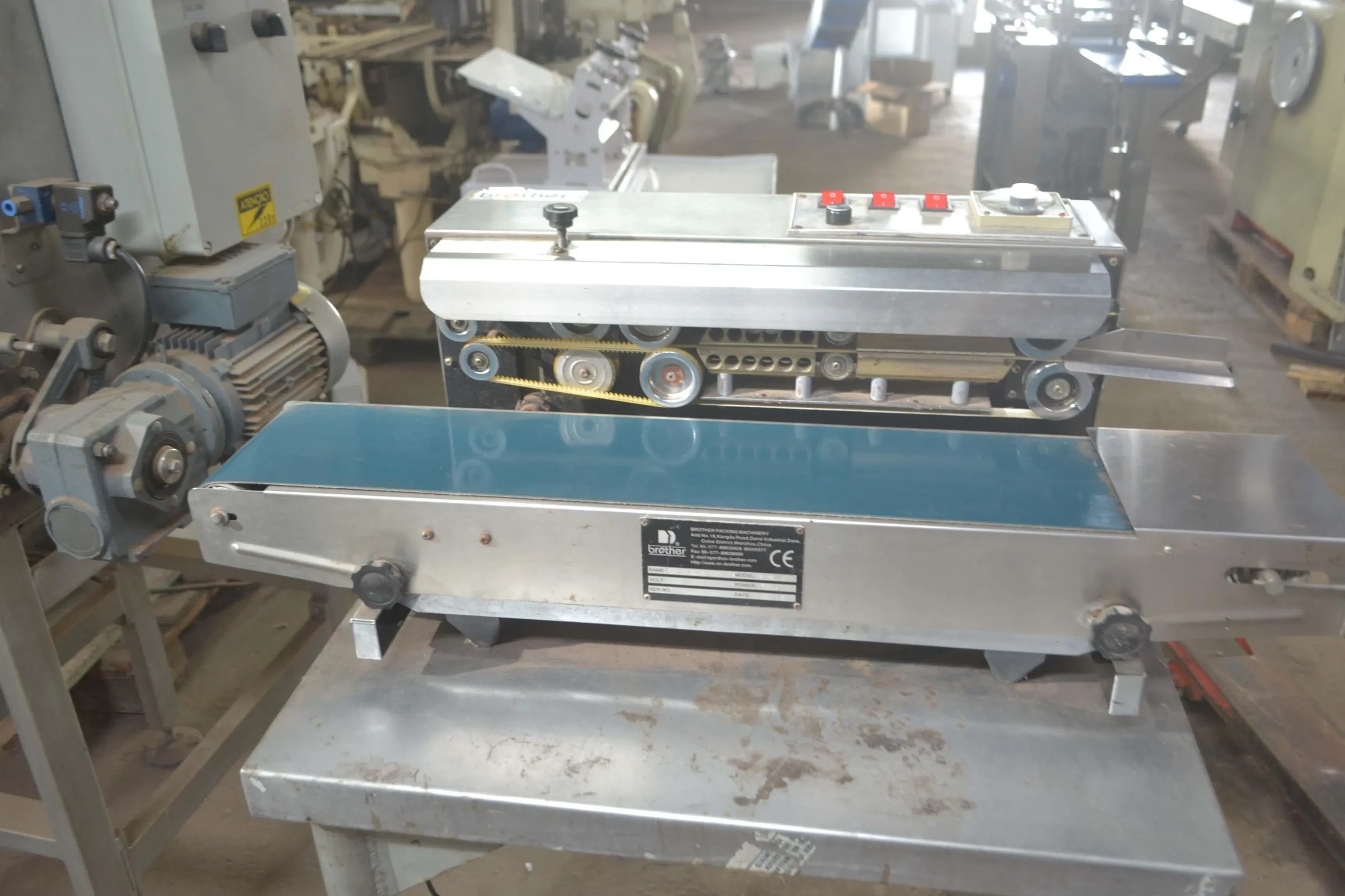 seladora-horizontal-de-bancada-marca-brother