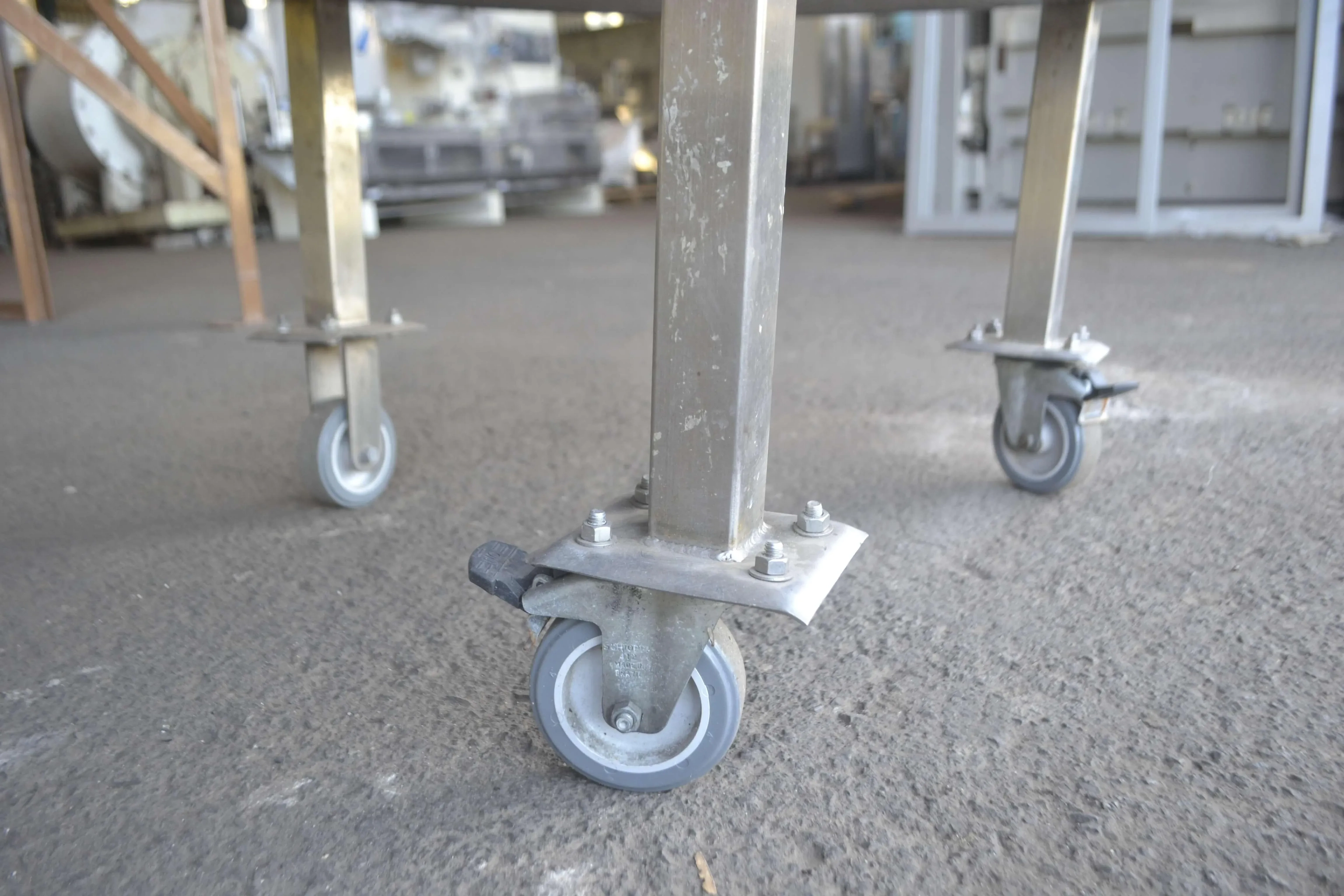 tanque-reservatorio-em-aco-inox-capacidade-240-l