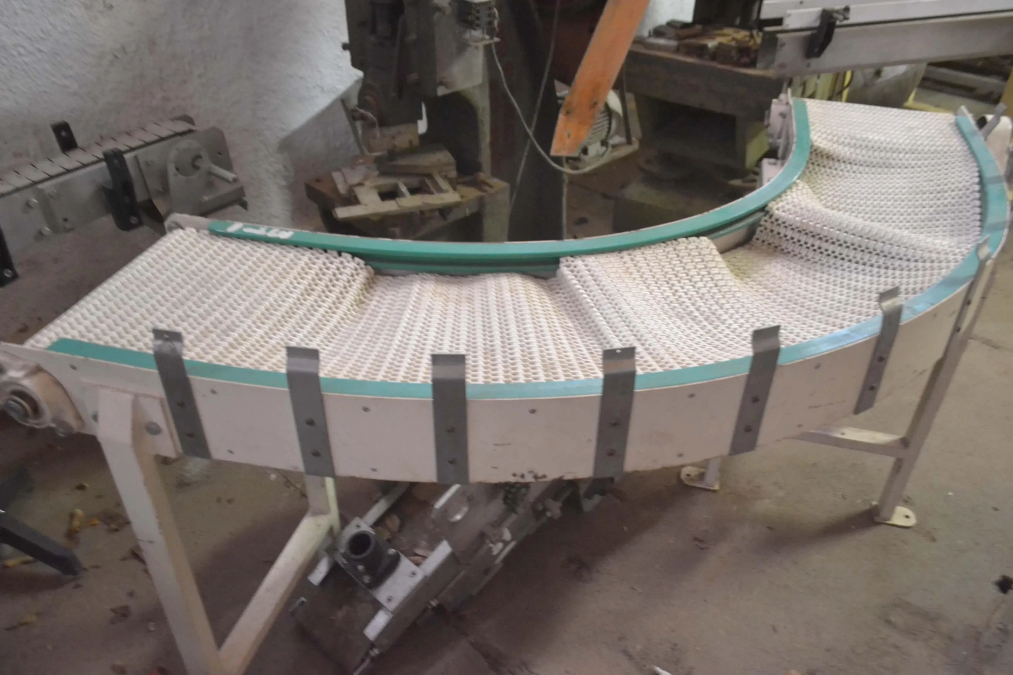 esteira-transportadora-em-curva-400-x-2400-mm