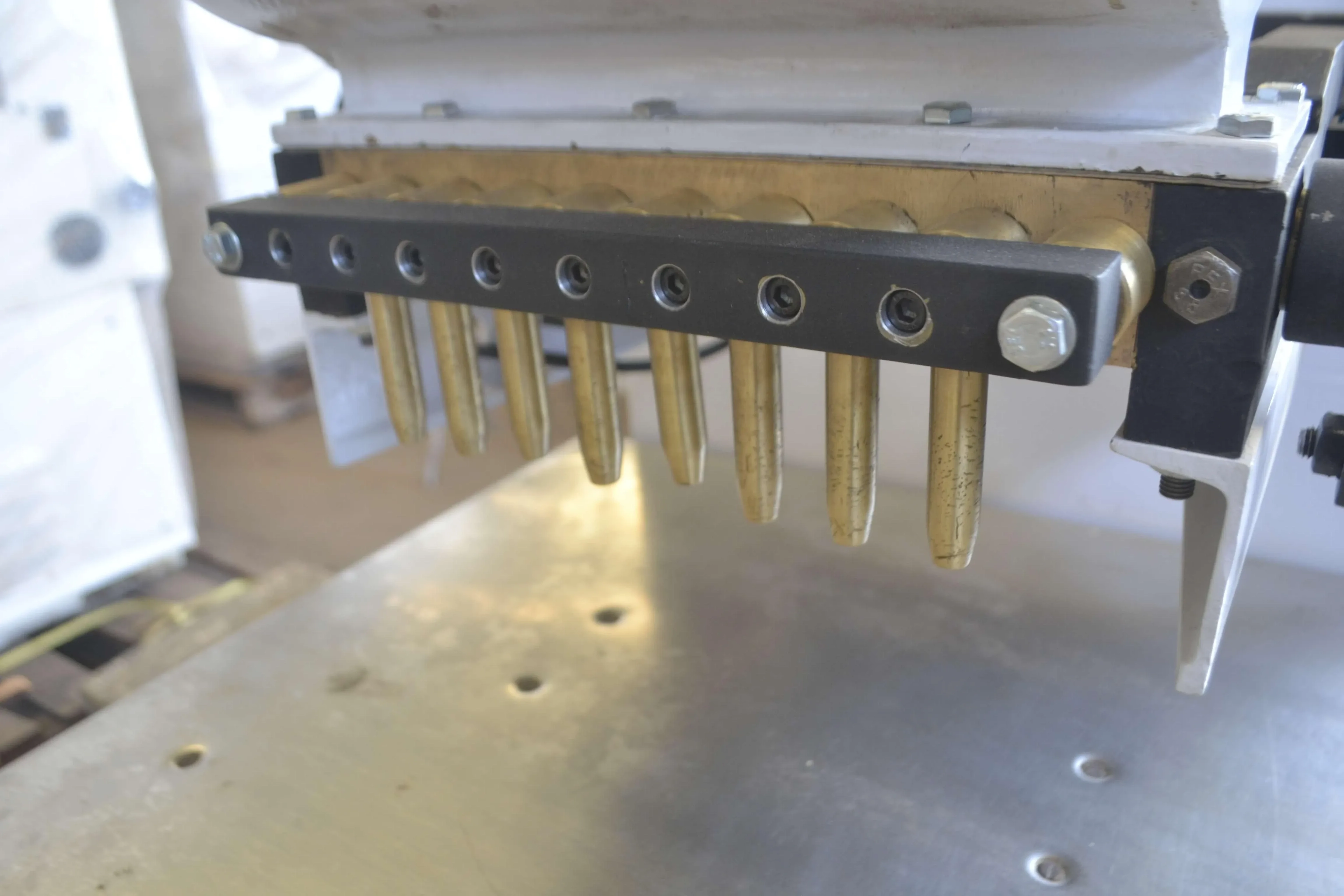 dosadora-de-chocolate-8-bicos-marca-ljc