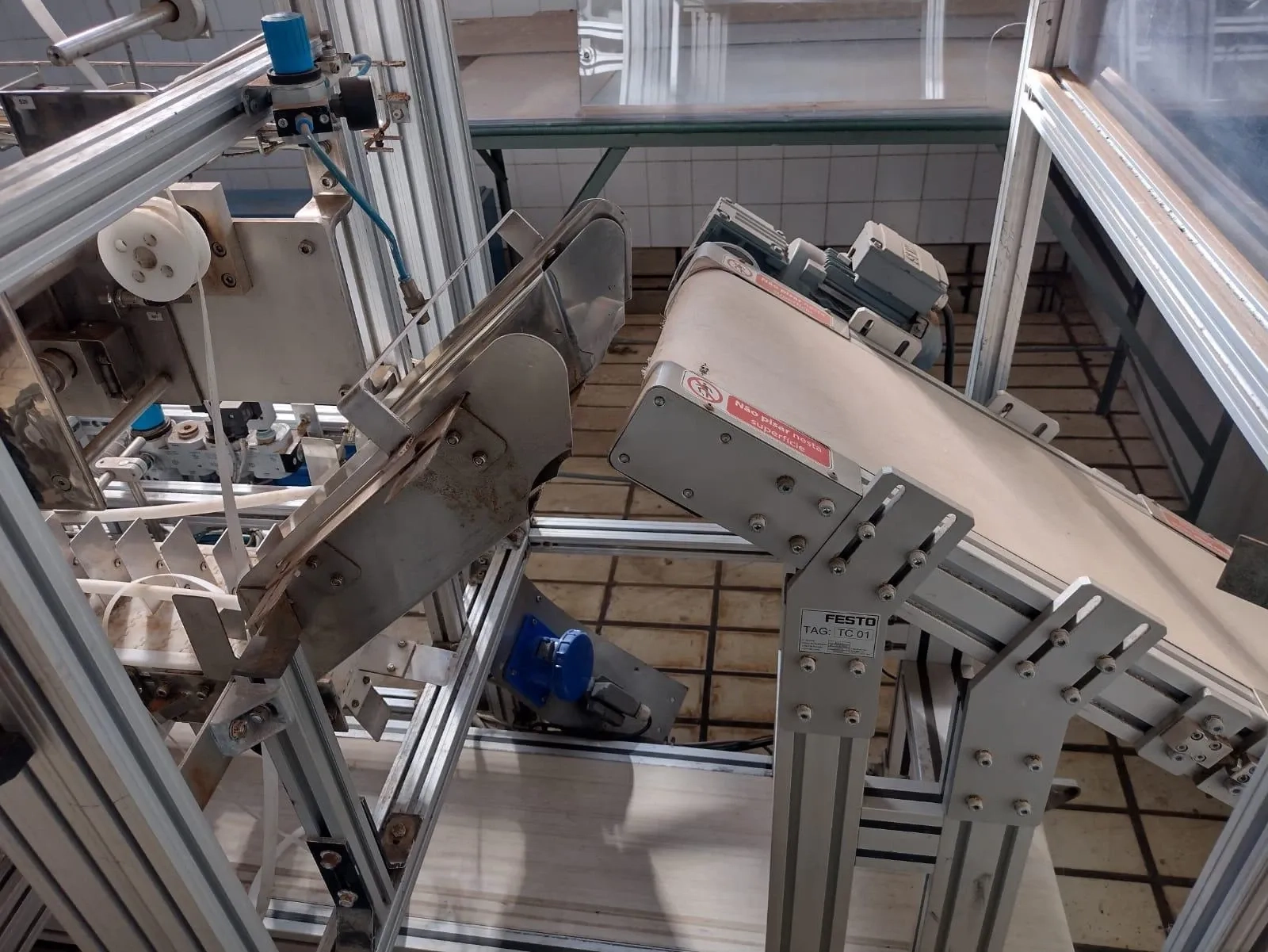 maquina-de-aplicacao-de-tira-turca-marca-festo
