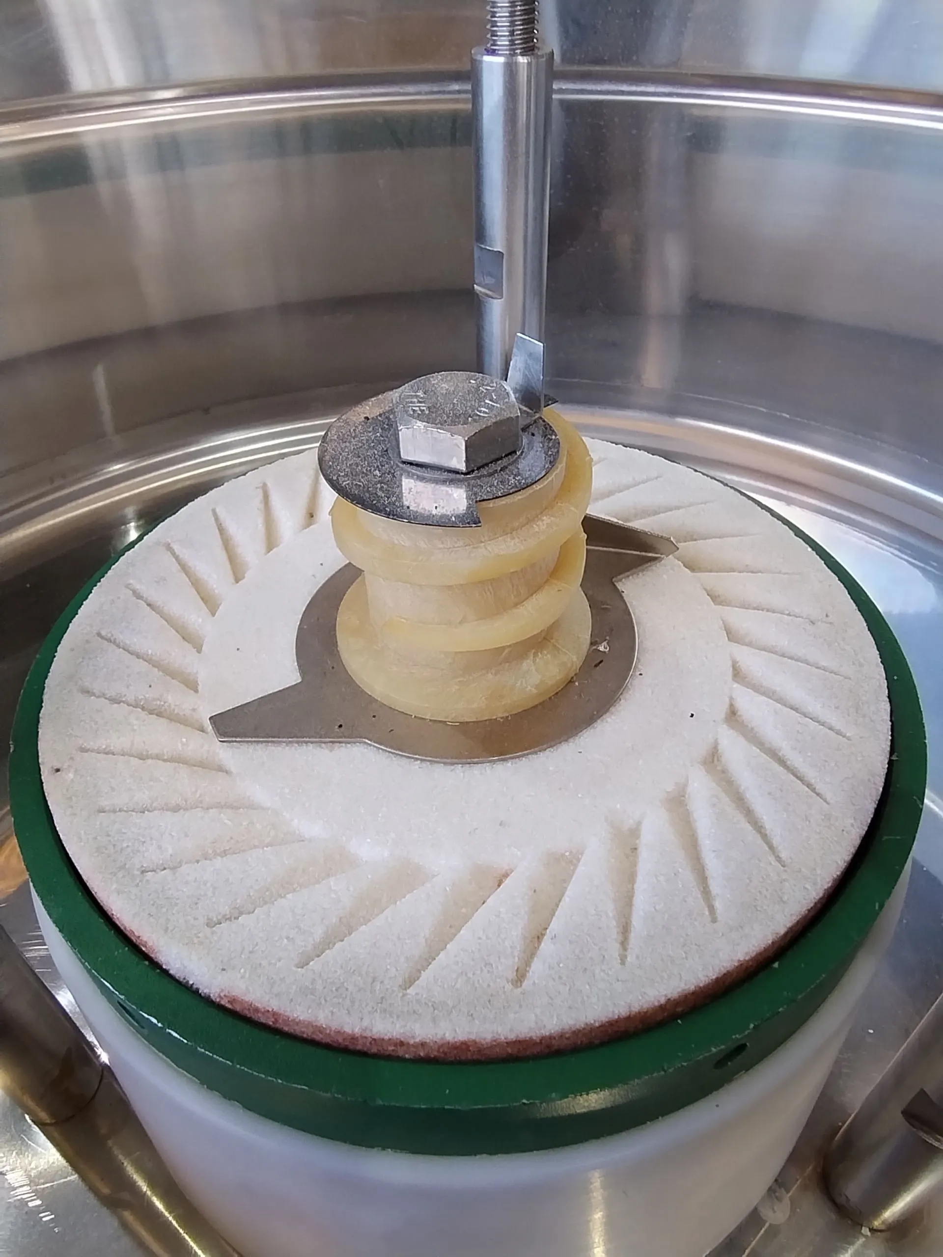 moinho-para-producao-de-pastas-de-graos-amendoim-castanhas-gergelim-castanha-de-caju