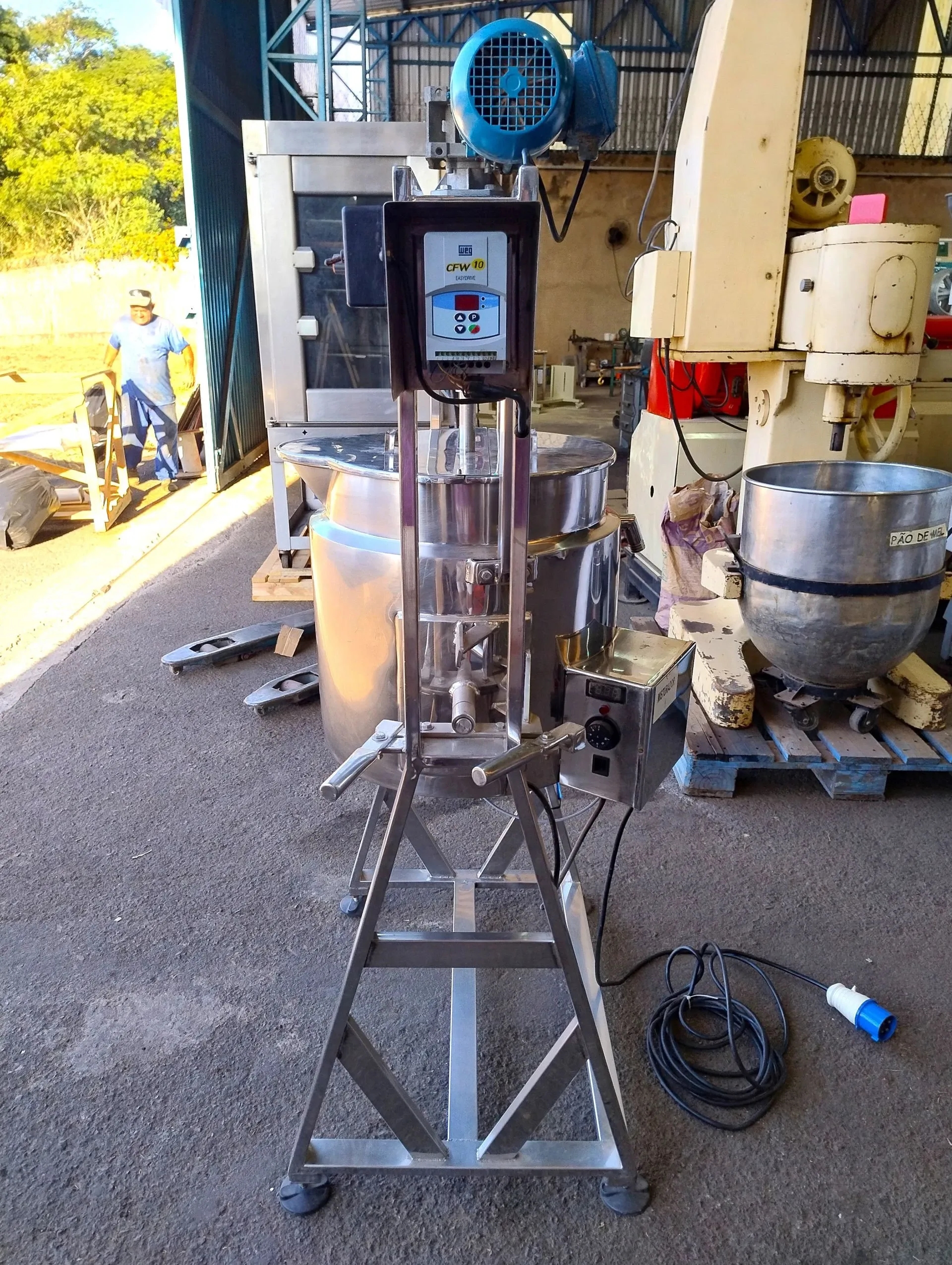 tacho-cozinhador-encamisado-em-aco-inox-capacidade-50-litros