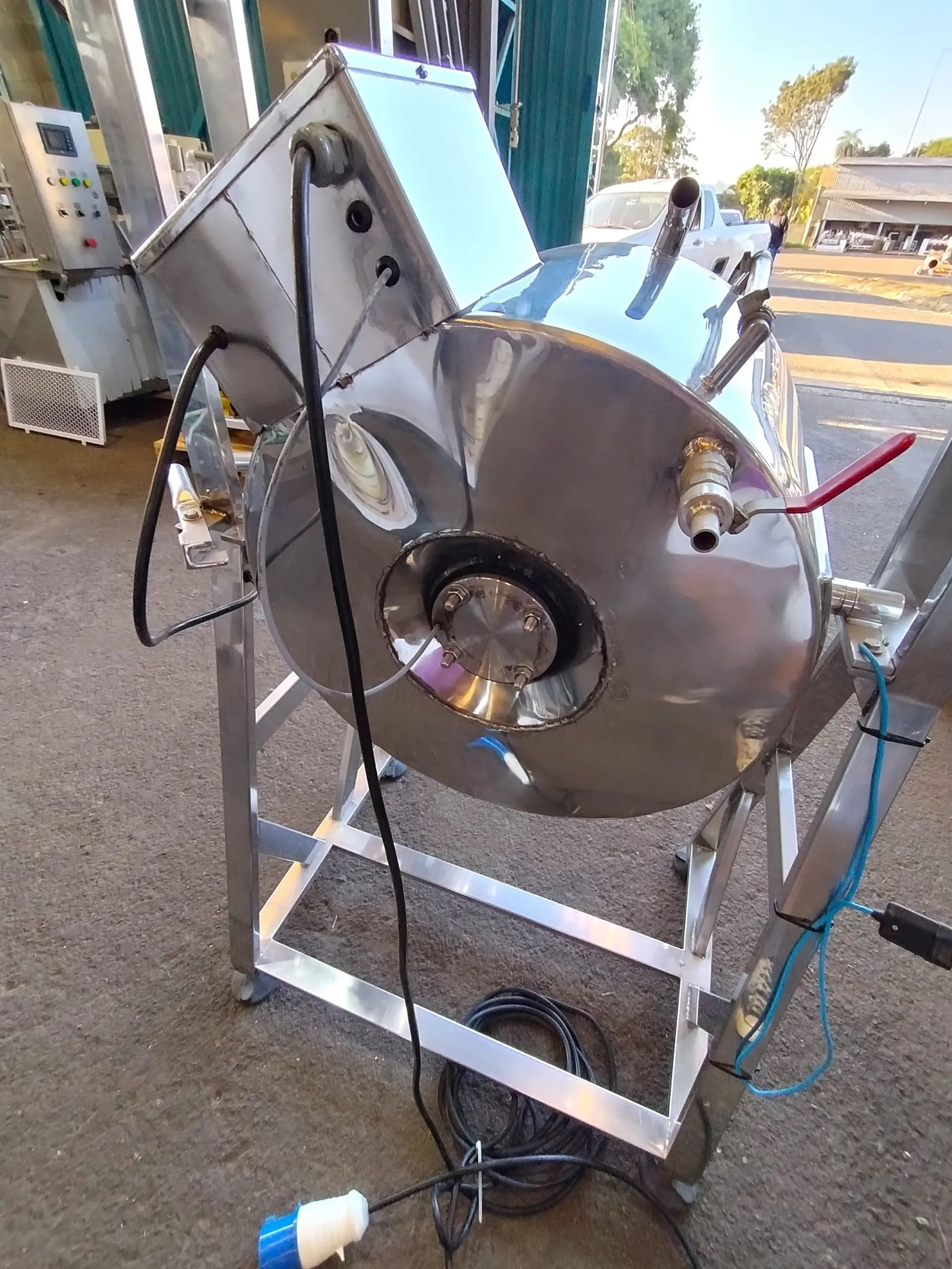 tacho-cozinhador-encamisado-em-aco-inox-capacidade-50-litros