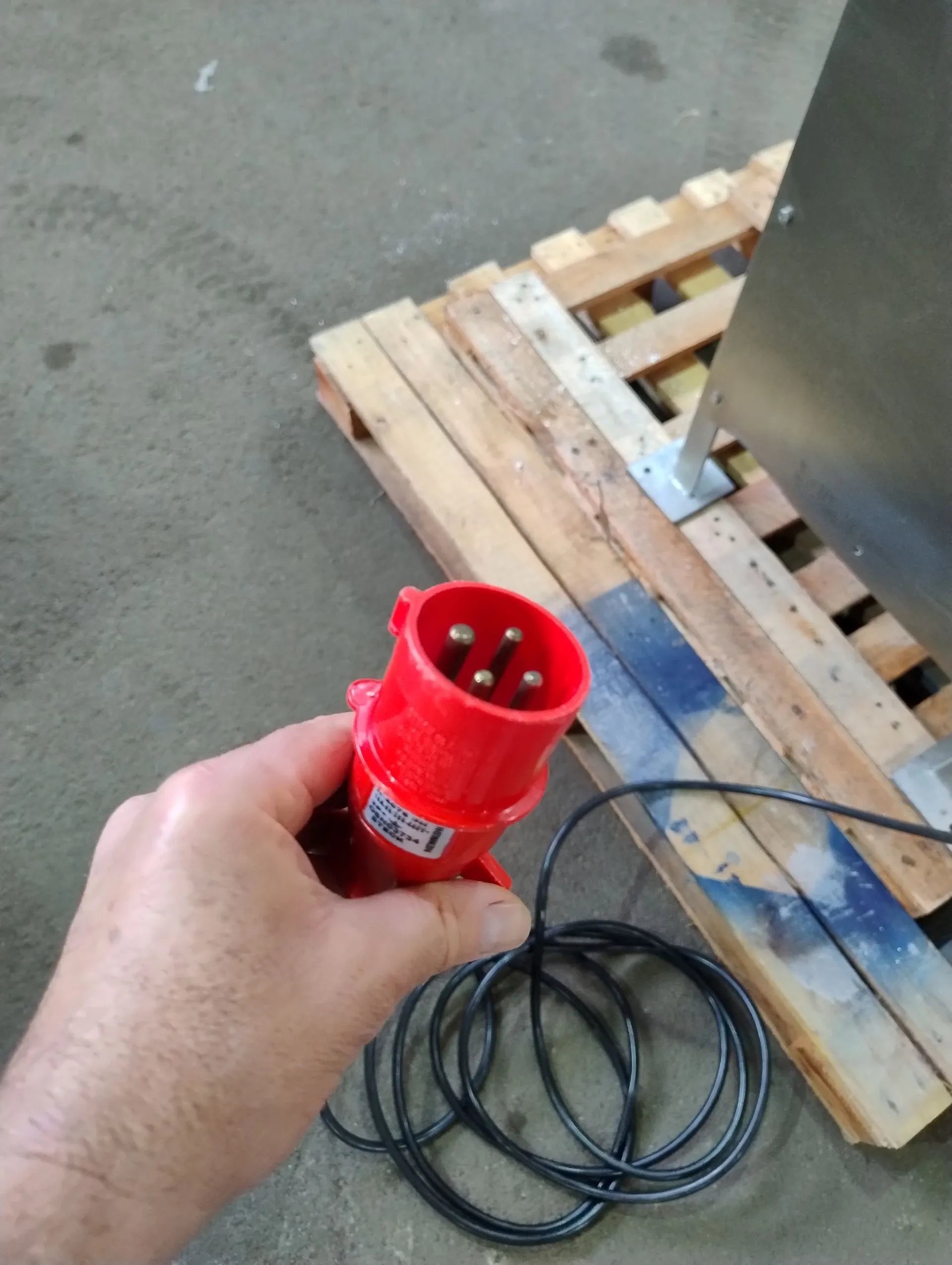 moinho-universal-em-aco-inox-capacidade-de-100-a-200-kg-hora