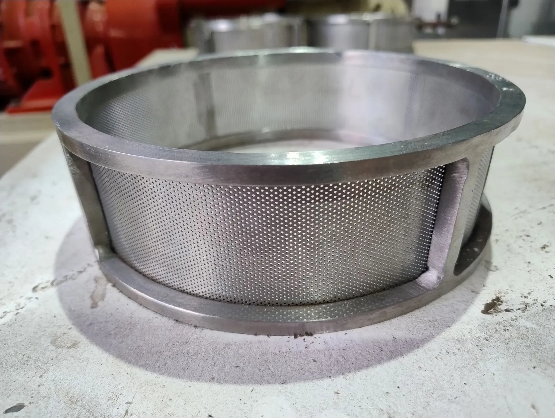 moinho-universal-em-aco-inox-capacidade-de-100-a-200-kg-hora