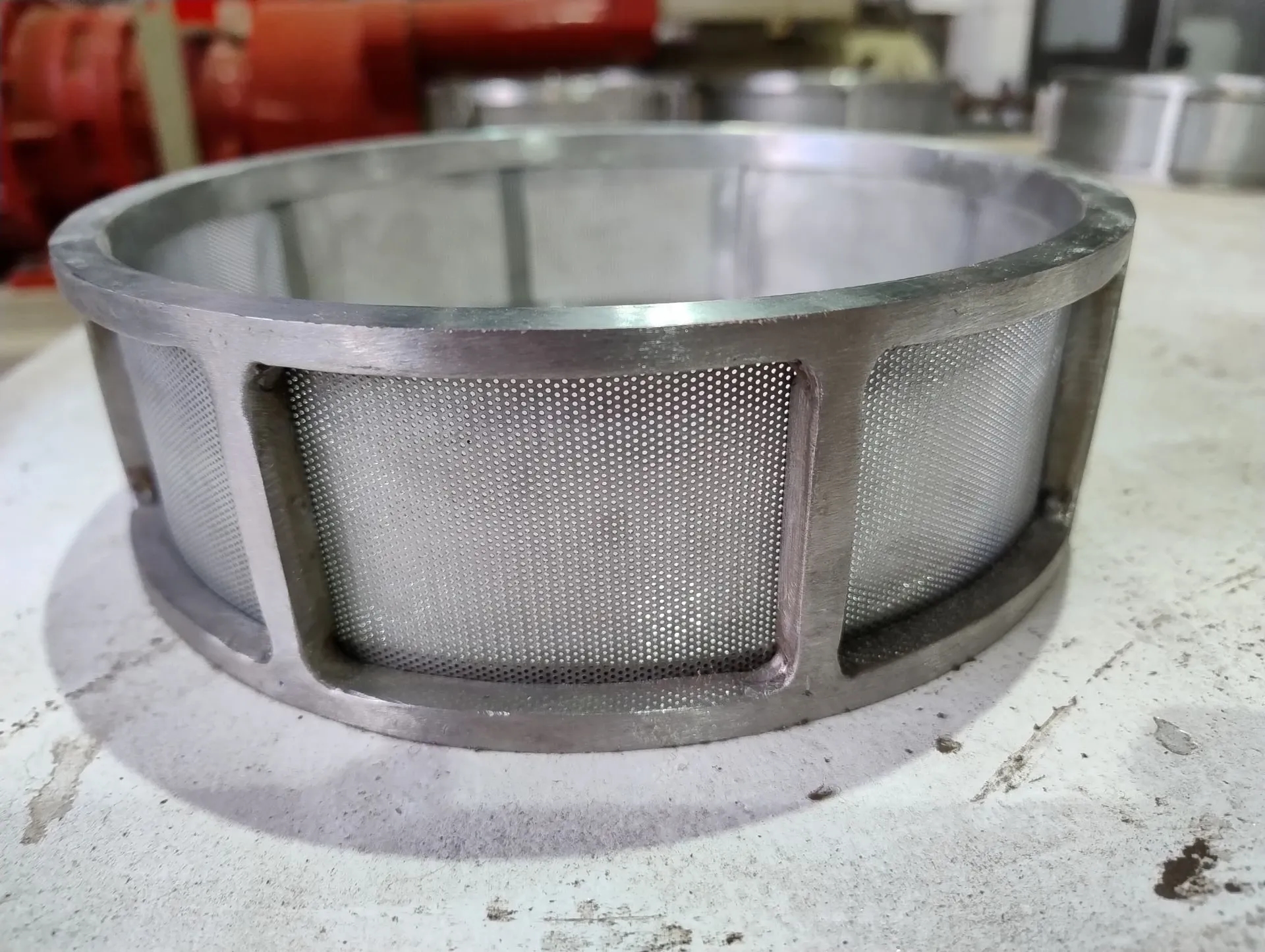 moinho-universal-em-aco-inox-capacidade-de-100-a-200-kg-hora