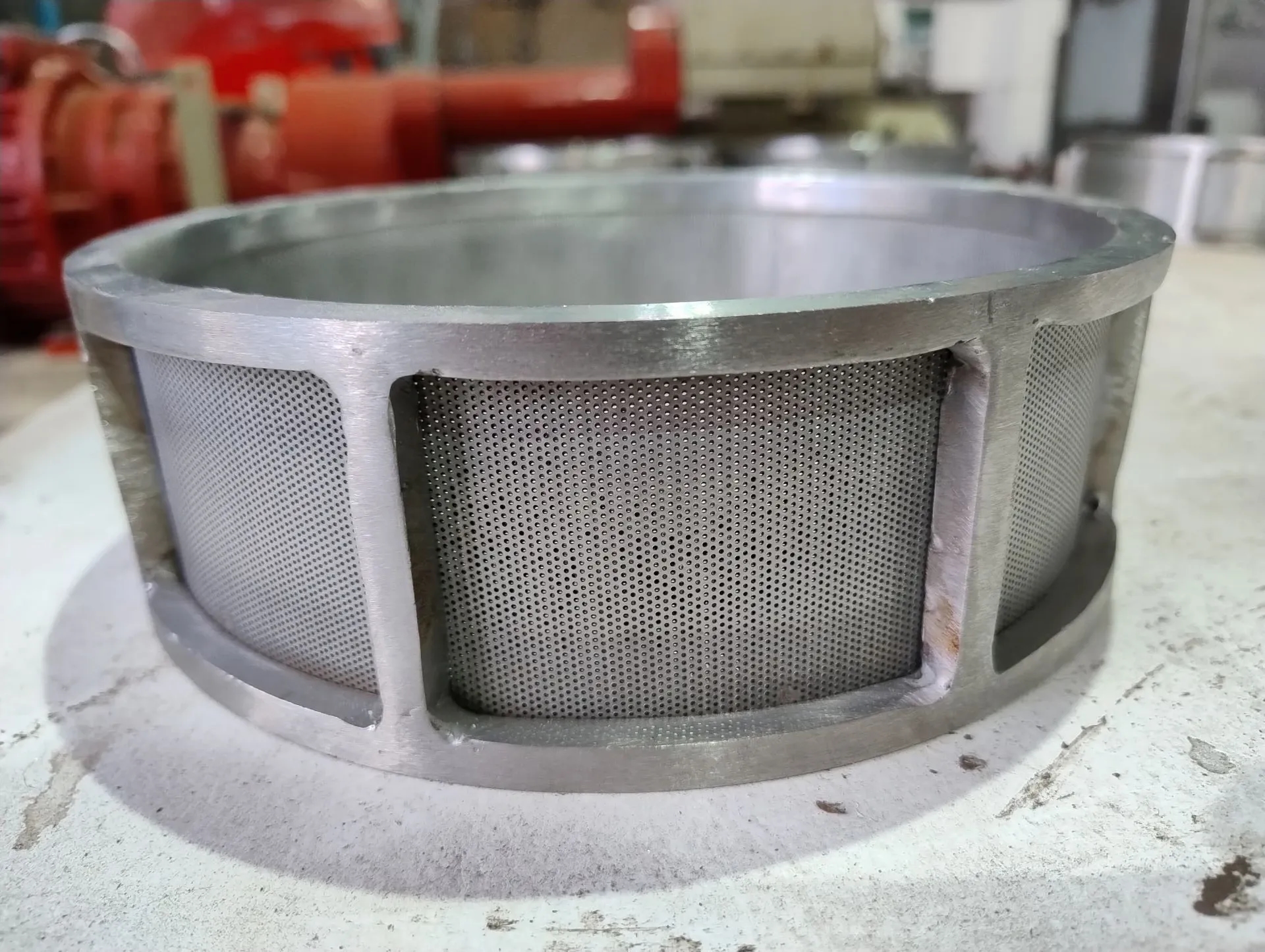 moinho-universal-em-aco-inox-capacidade-de-100-a-200-kg-hora