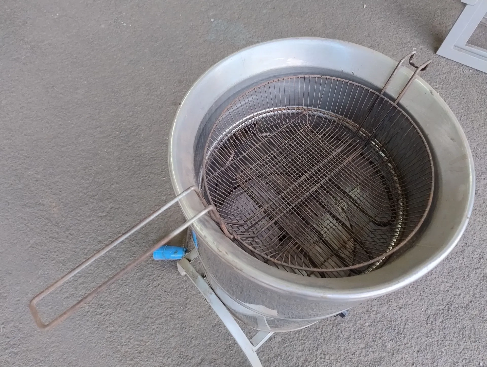 fritadeira-industrial-eletrica-agua-e-oleo-redonda