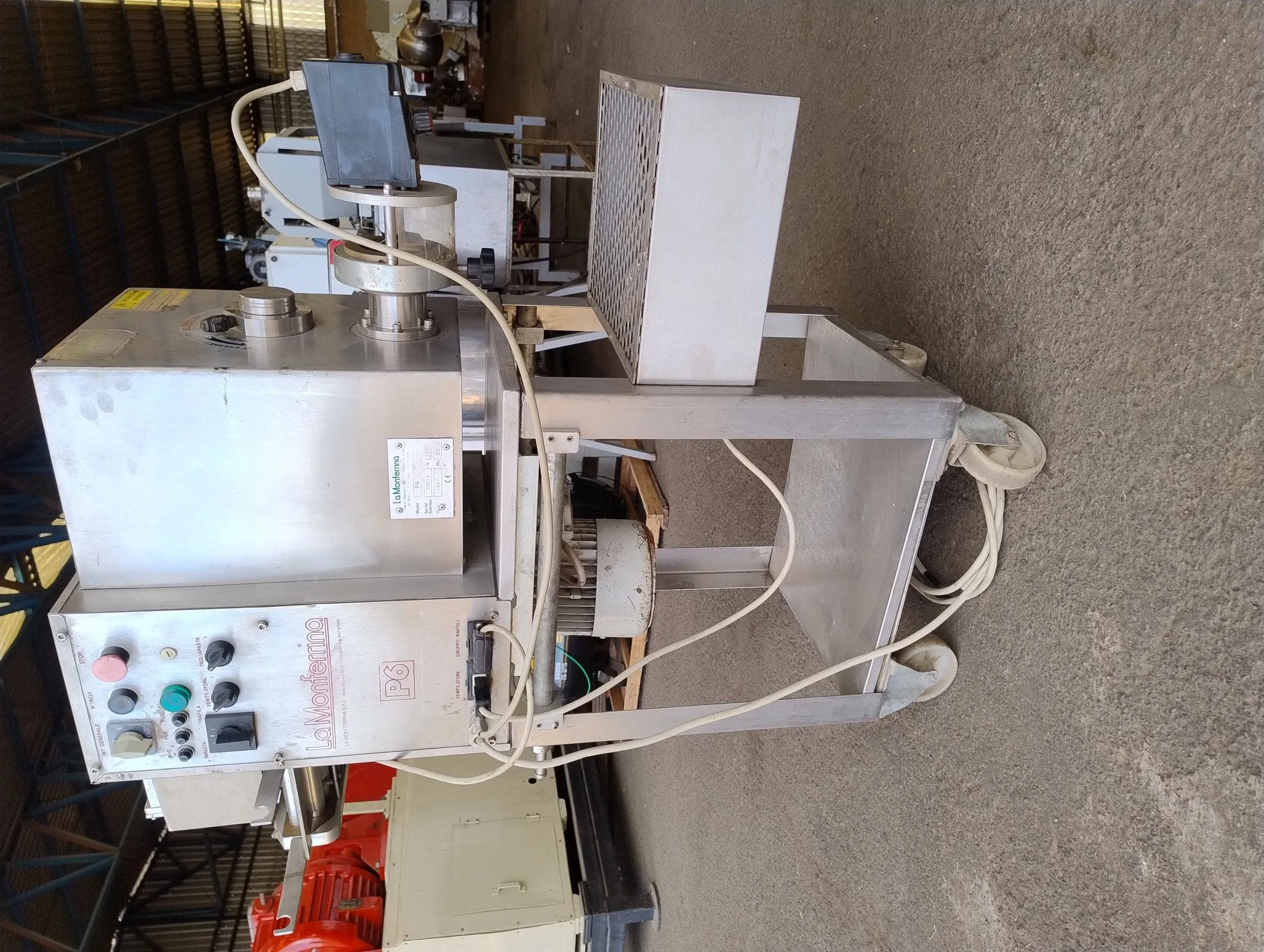 extrusora-de-massas-marca-la-monferrina-capacidade-de-ate-18-kg-h