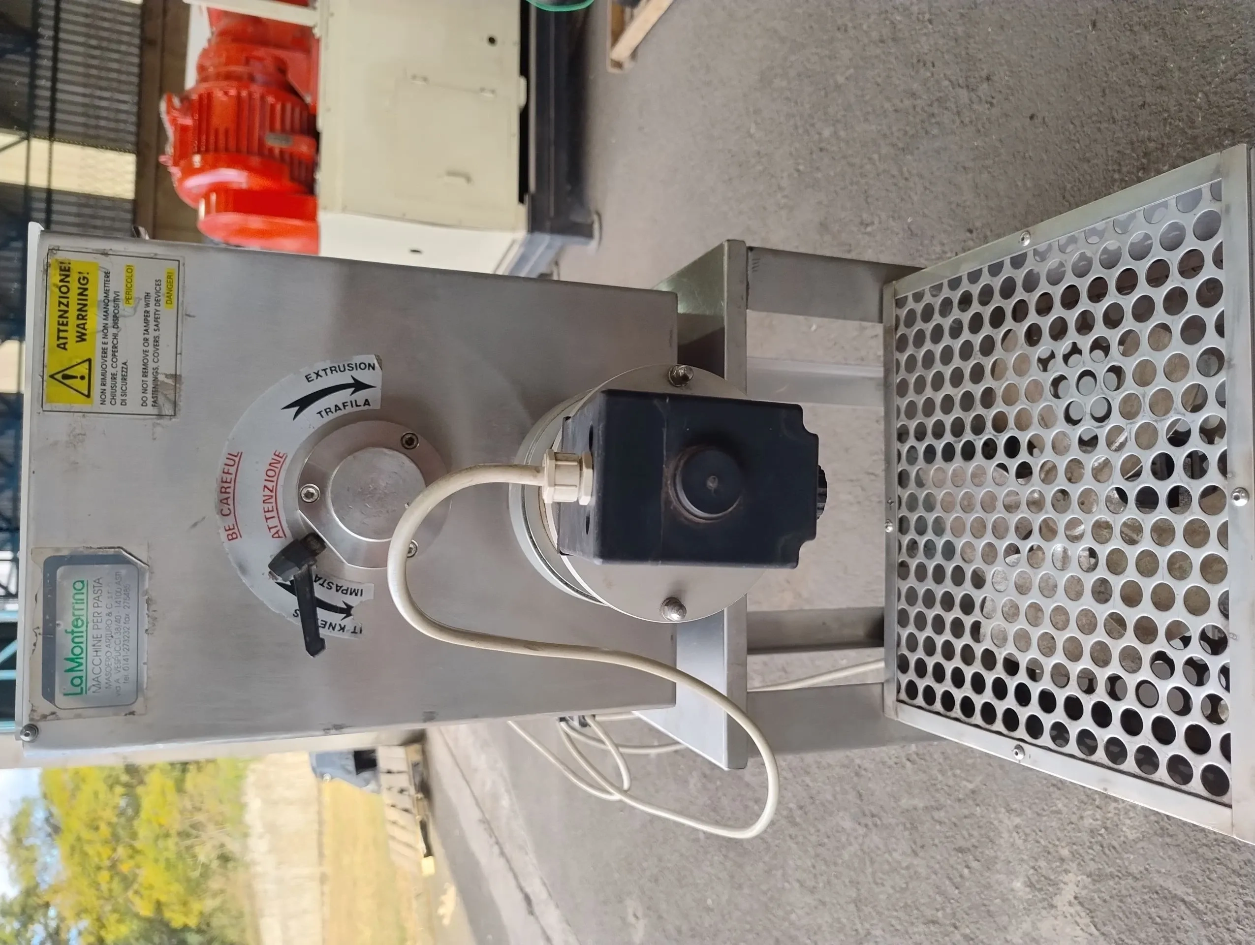 extrusora-de-massas-marca-la-monferrina-capacidade-de-ate-18-kg-h