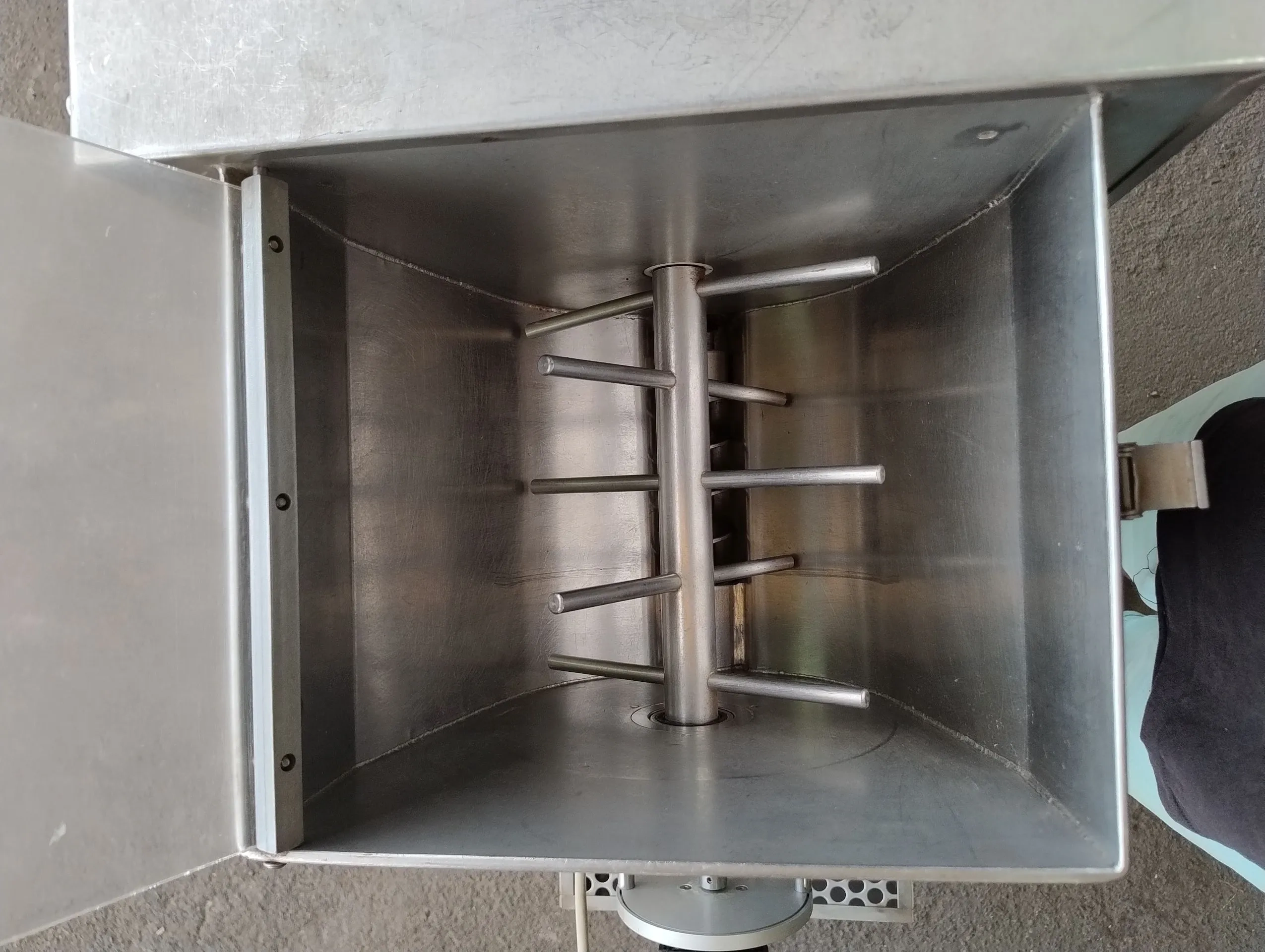 extrusora-de-massas-marca-la-monferrina-capacidade-de-ate-18-kg-h