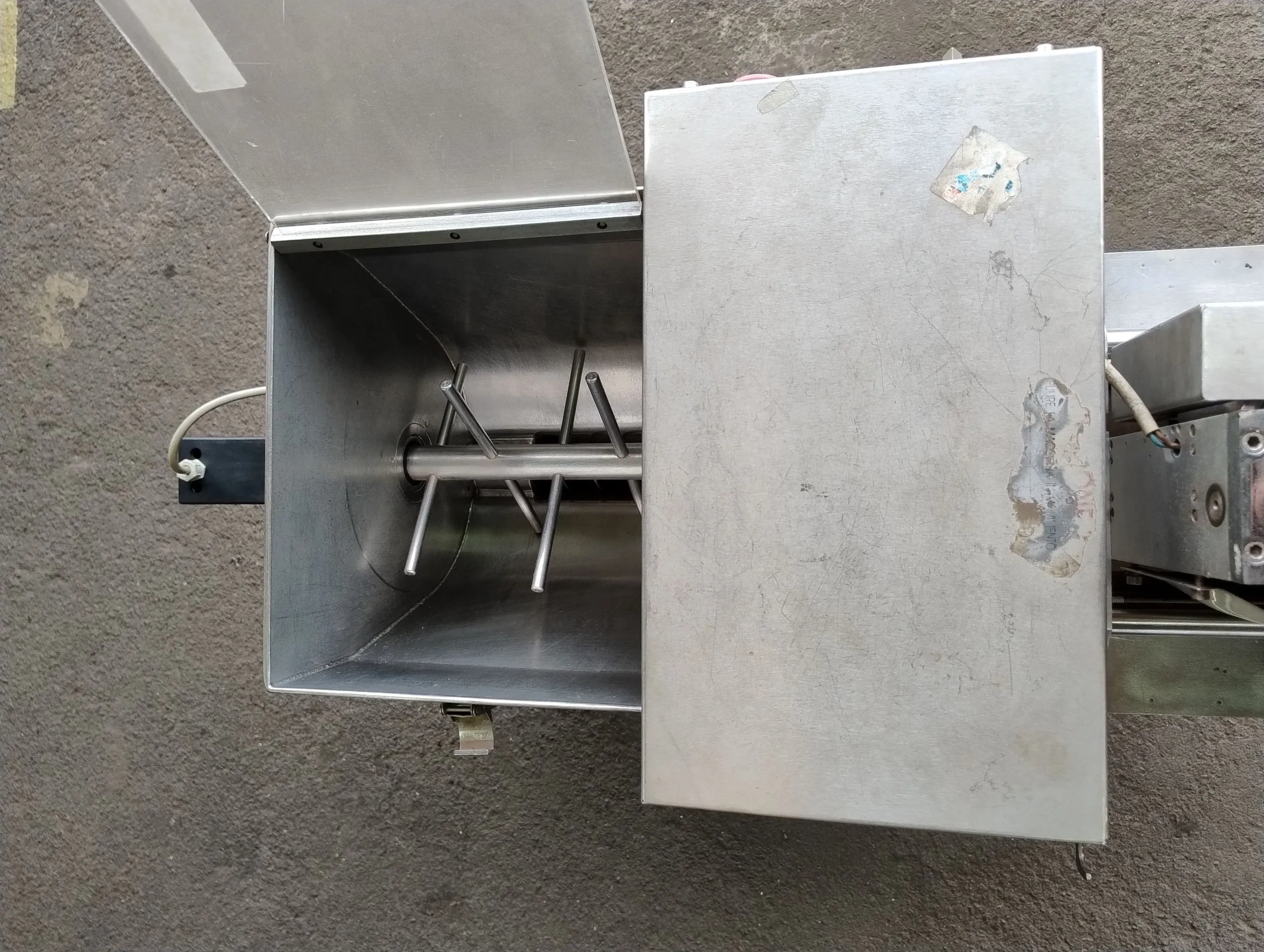 extrusora-de-massas-marca-la-monferrina-capacidade-de-ate-18-kg-h