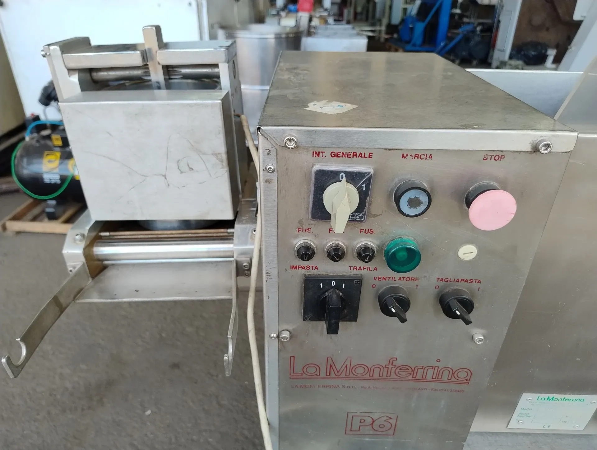 extrusora-de-massas-marca-la-monferrina-capacidade-de-ate-18-kg-h