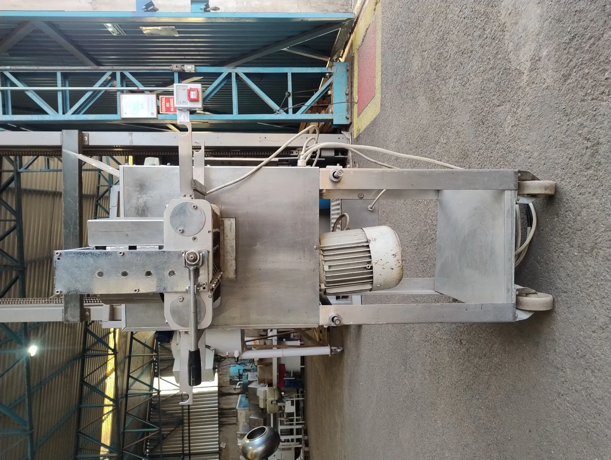 extrusora-de-massas-marca-la-monferrina-capacidade-de-ate-18-kg-h