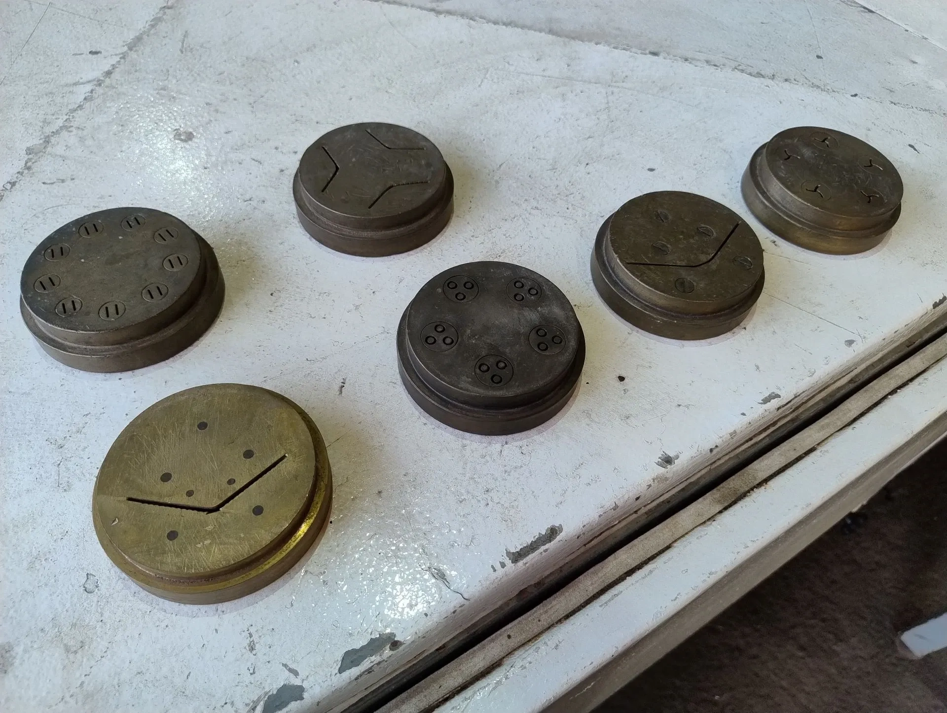 extrusora-de-massas-marca-la-monferrina-capacidade-de-ate-18-kg-h