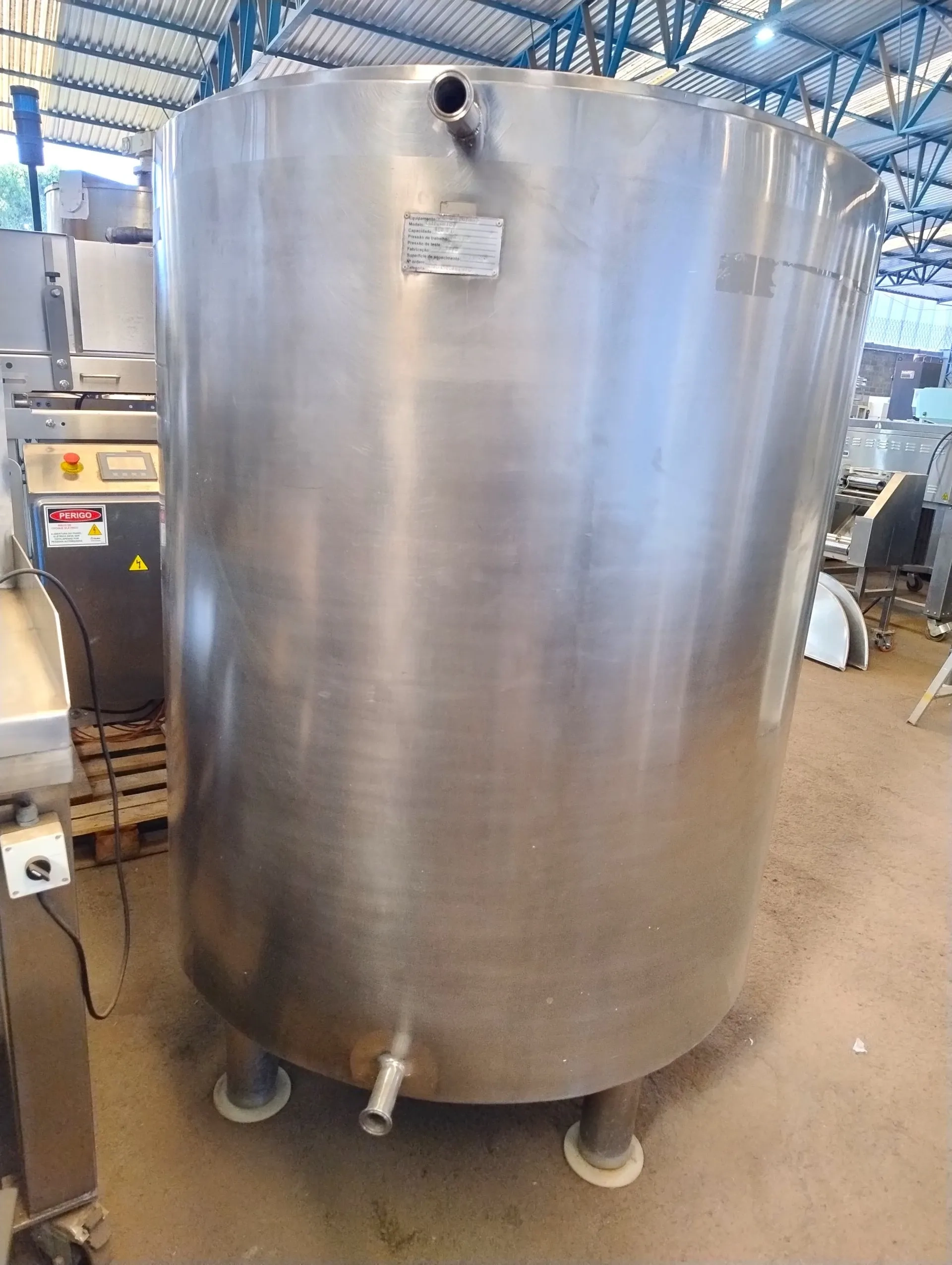 tanque-pulmao-isolamento-cap-1500-litros
