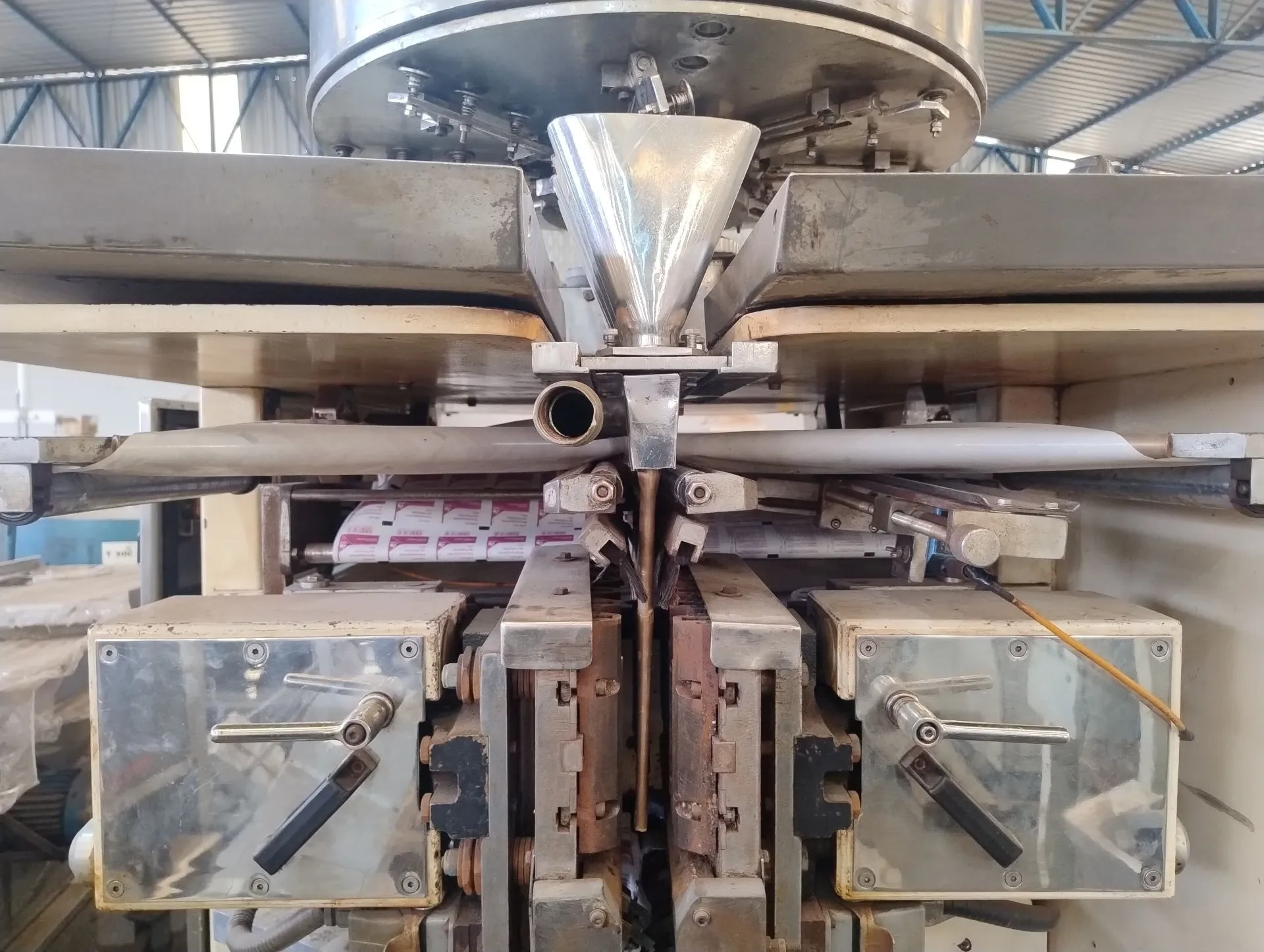 sacheteira-marca-emzo-mod-evi-30-c