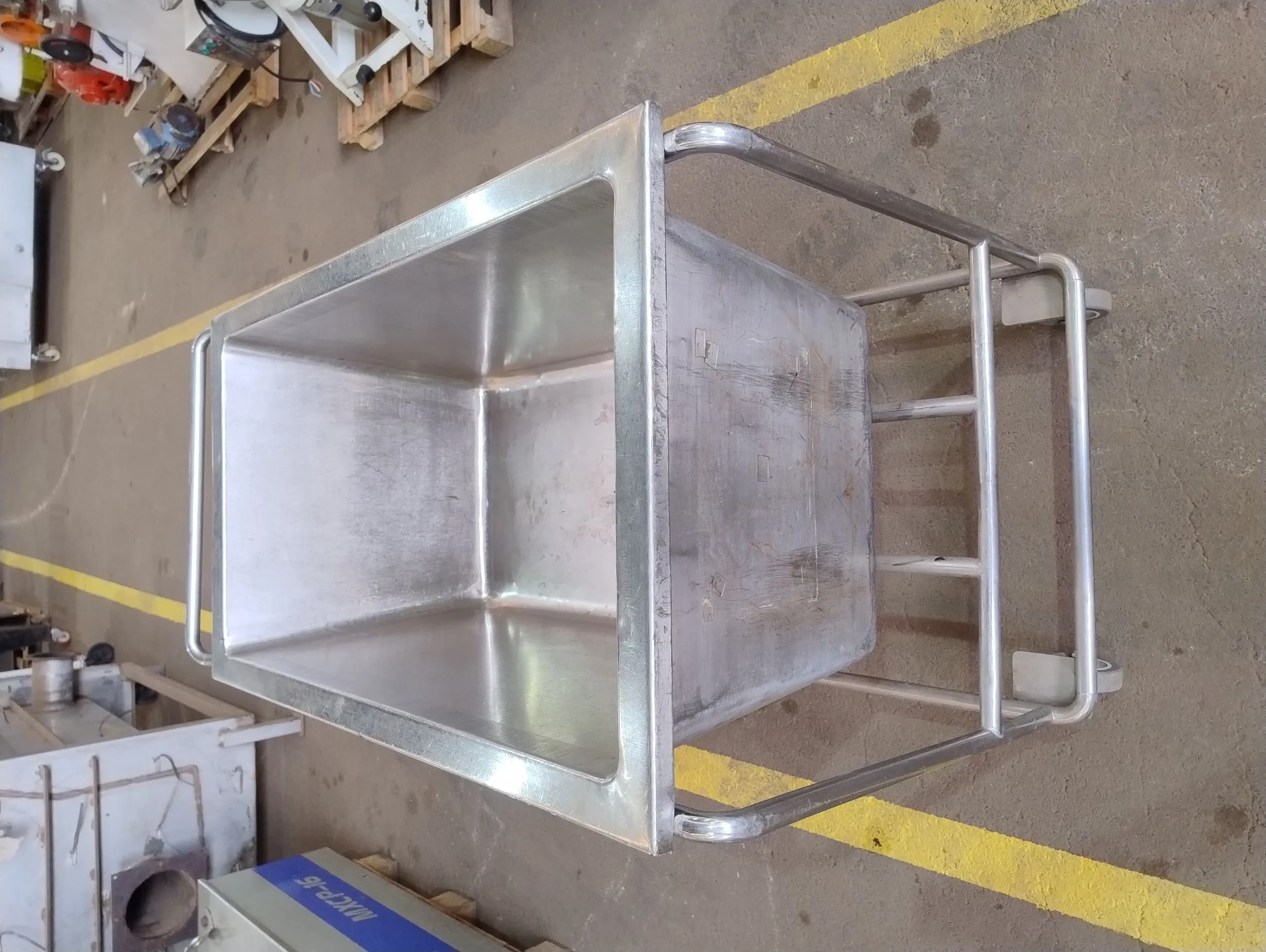 carrinho-transporte-aco-inox-total-cap-290-litros