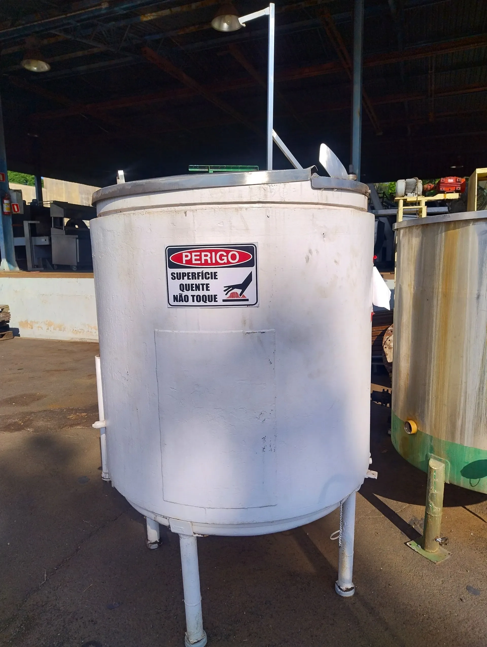 tanque-derreted-aco-carbono-encam-cap-1200-litros