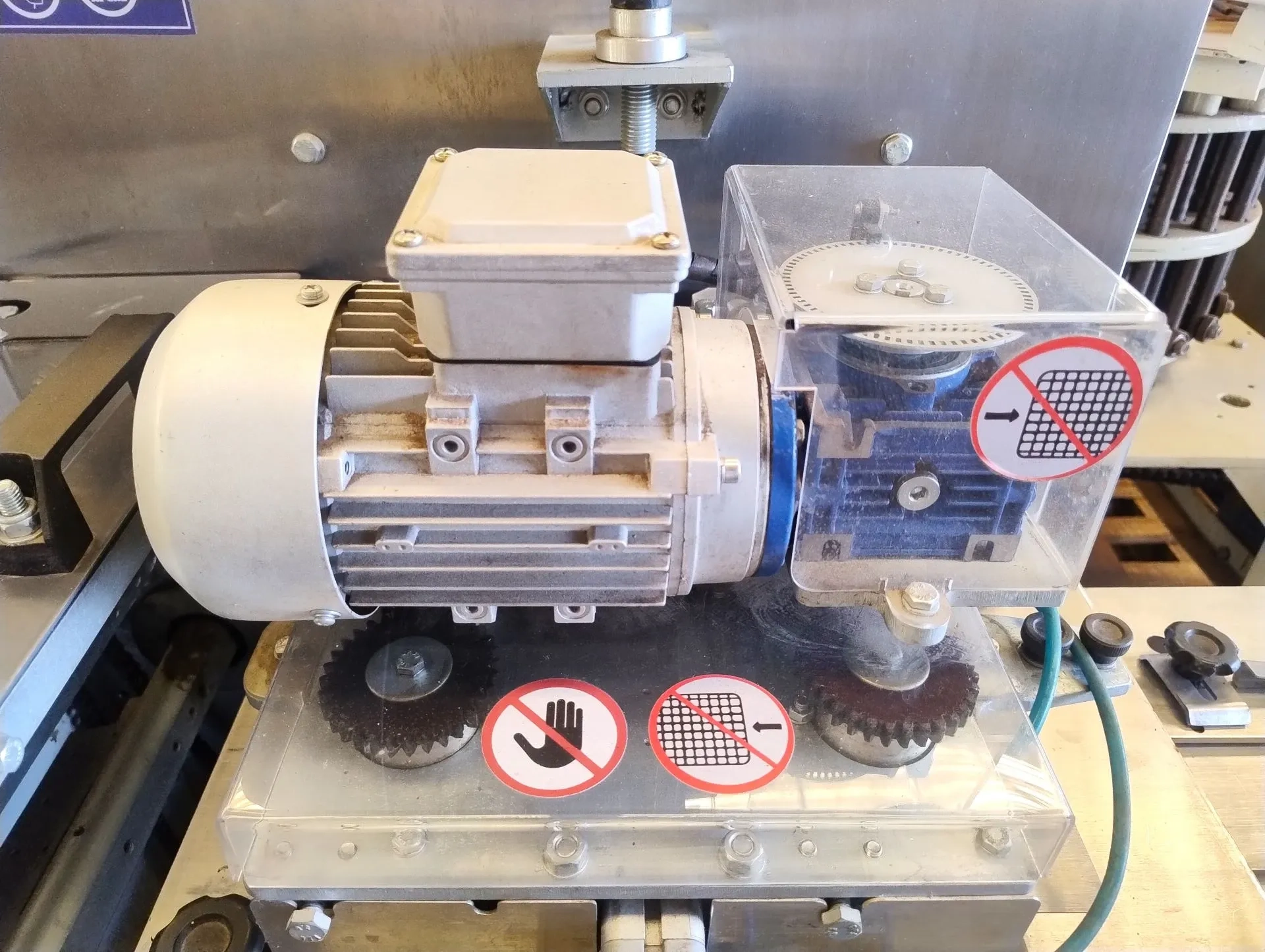 embaladorum-flow-pack-invertida-allpacking-modelo-hp60-Invertida