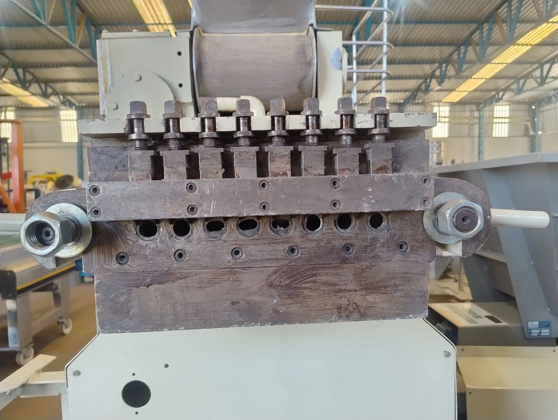 extrusora-balas-mastigaveis-chicletes-cap-1200-kg-hora