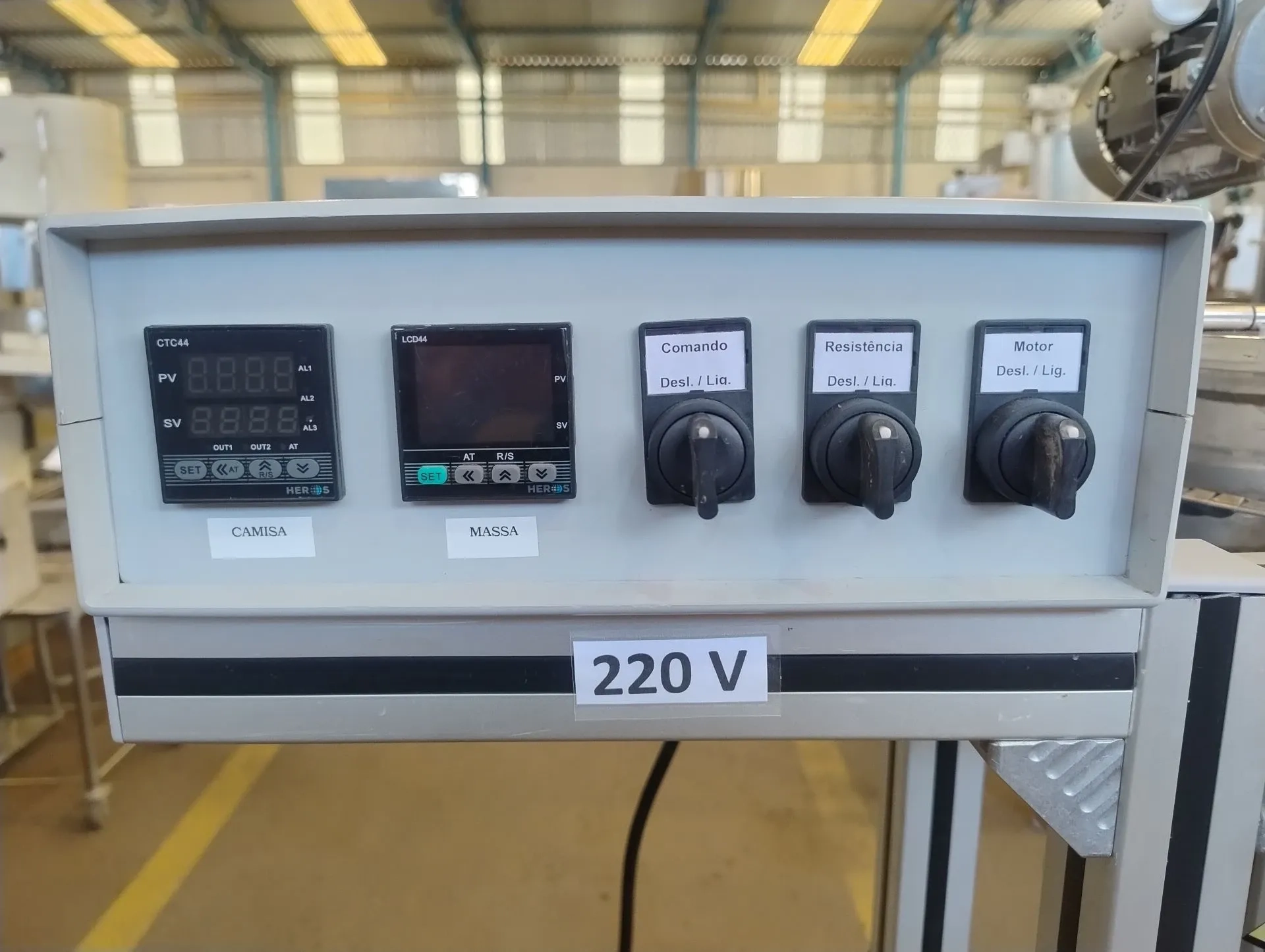 misturador-com-aquecimento-encamisado-laboratorio-piloto-cap-20-lts-metalquim
