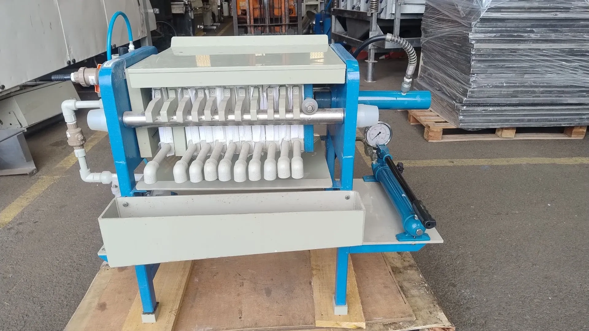 filtro-prensa-com-10-placas-de-250-x-250-mm-marca-master-pump-bombas