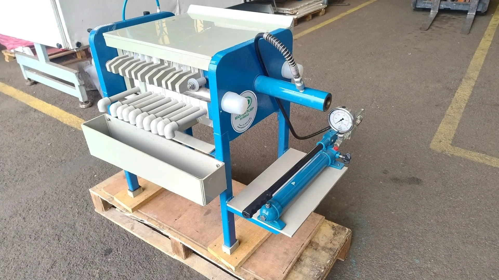 filtro-prensa-com-10-placas-de-250-x-250-mm-marca-master-pump-bombas