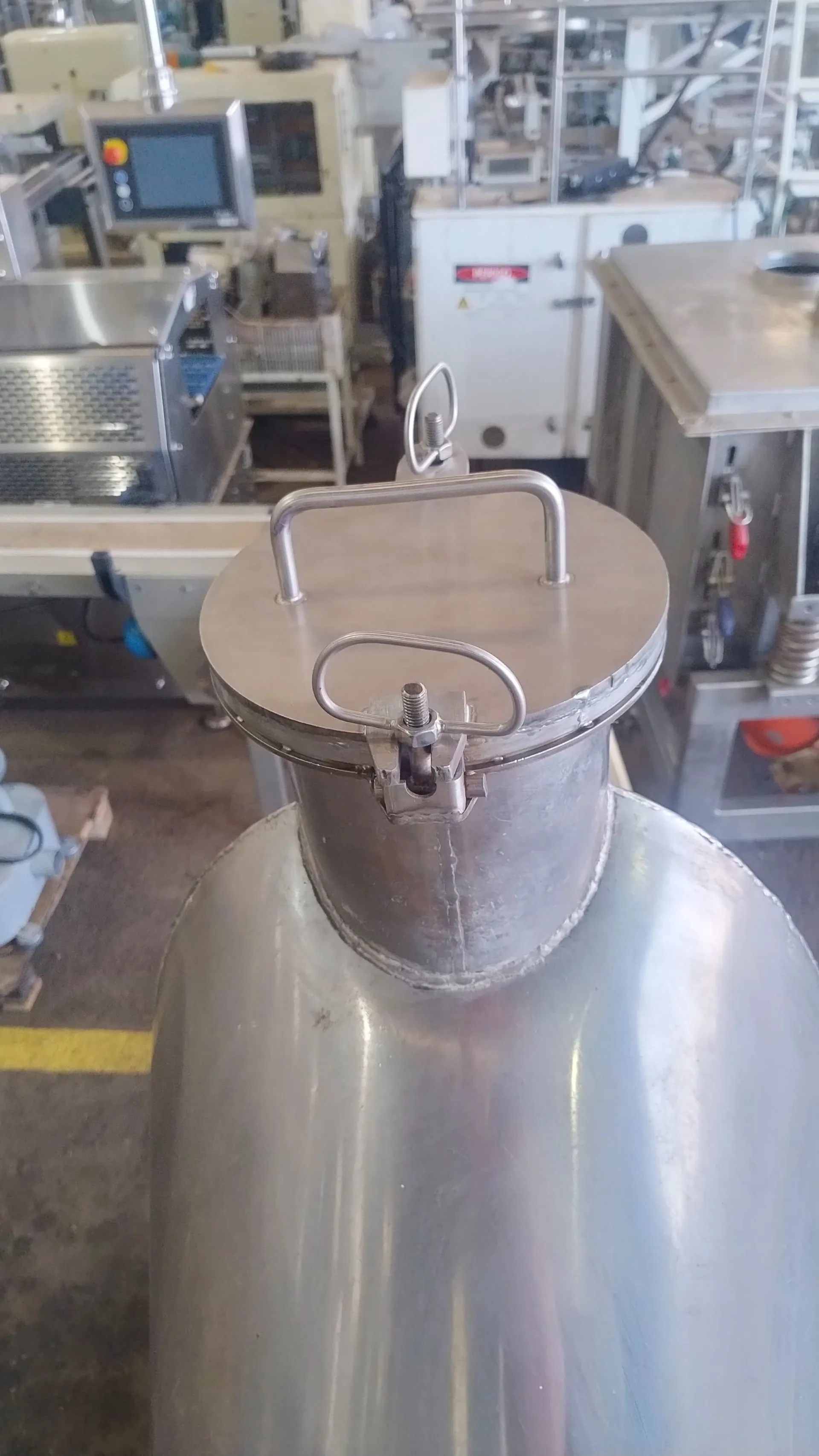 misturador-em-v-inox-cap-aprox-200-litros