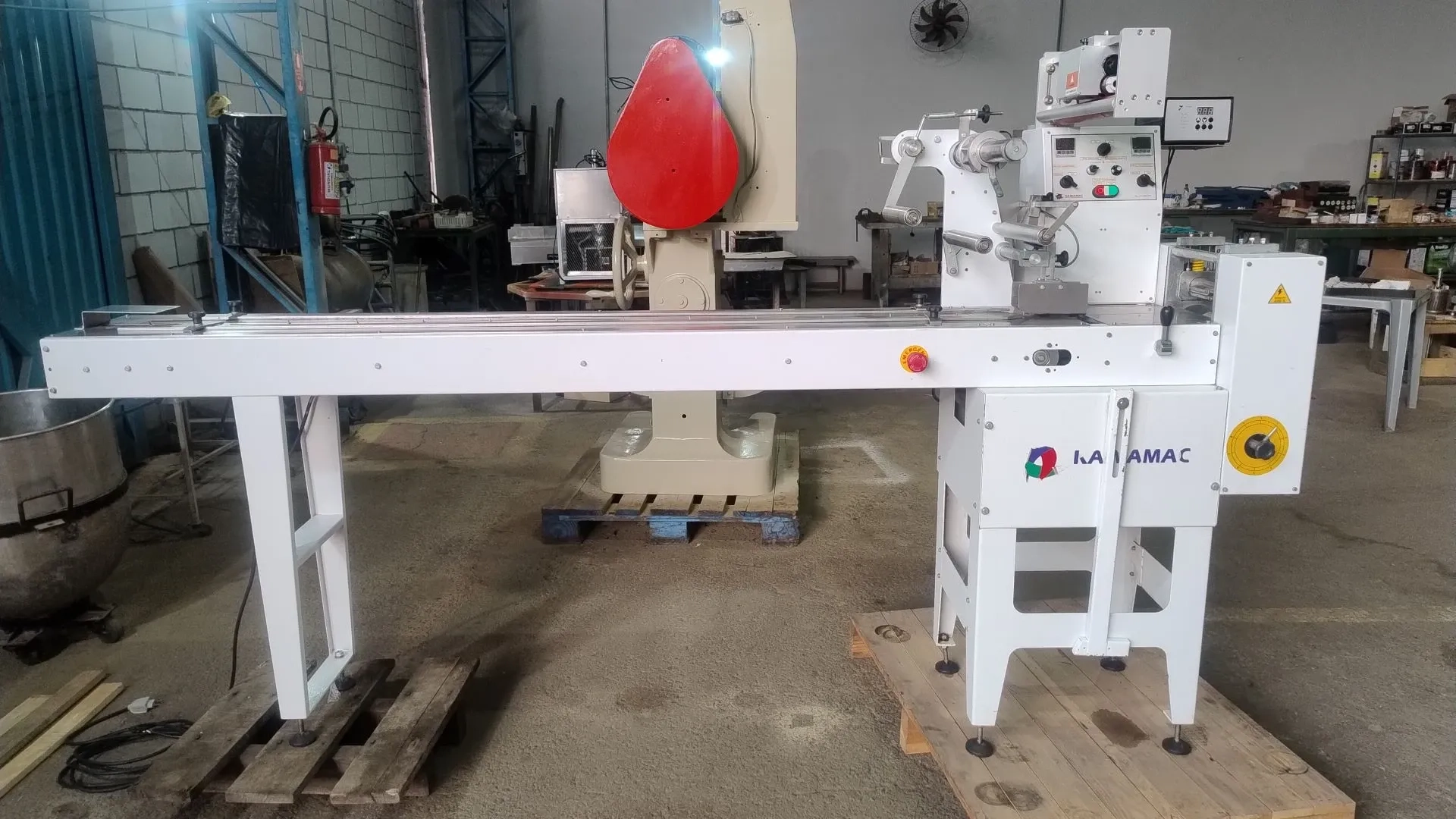 embaladora-flow-pack-marca-kawamac-modelo-pk-60