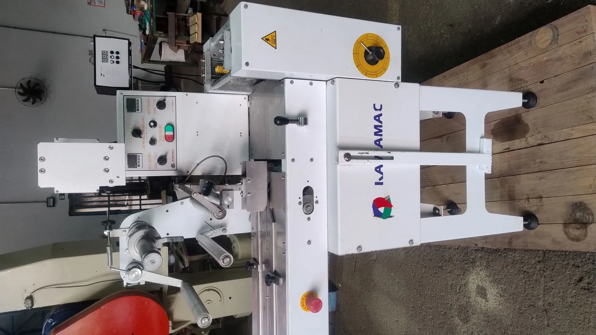 embaladora-flow-pack-marca-kawamac-modelo-pk-60