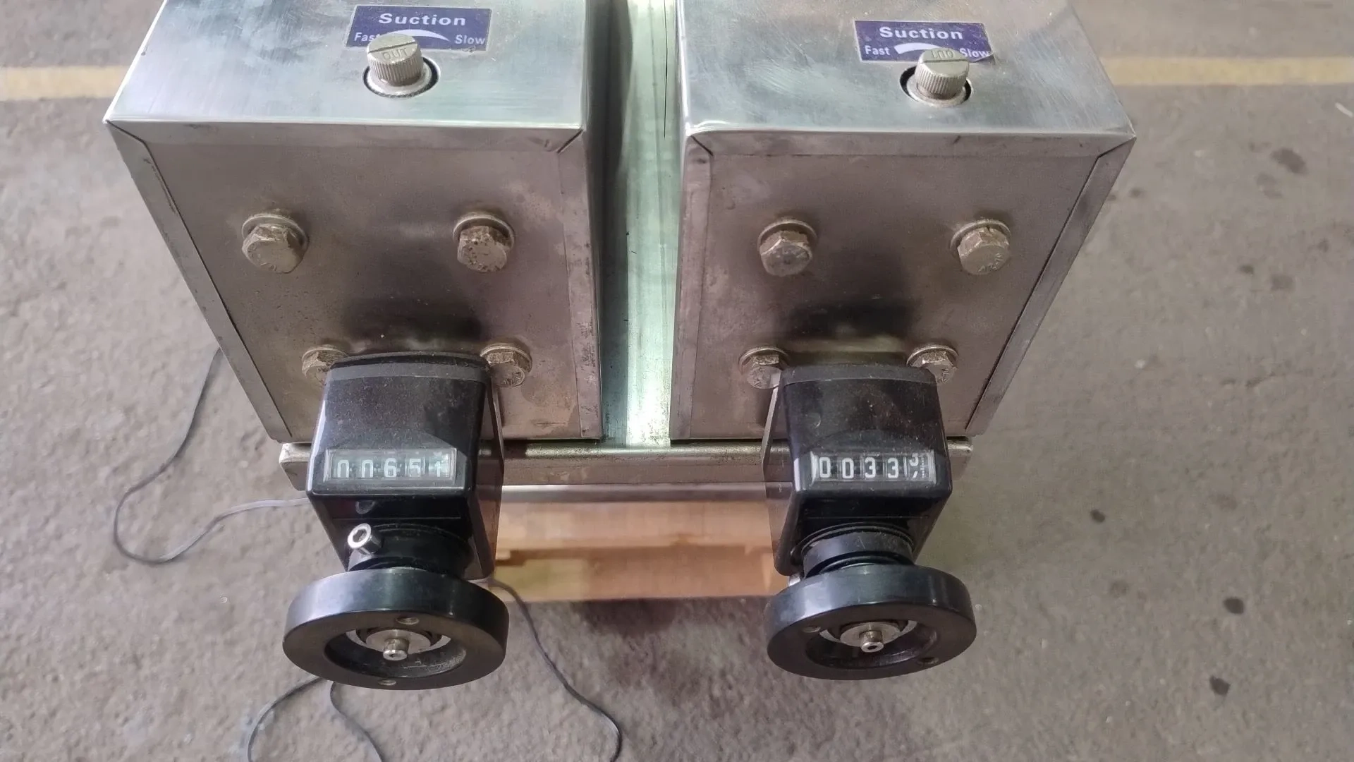 envasad-liqu-pneum-semi-automatica-dois-bicos-yg-packing-machinery