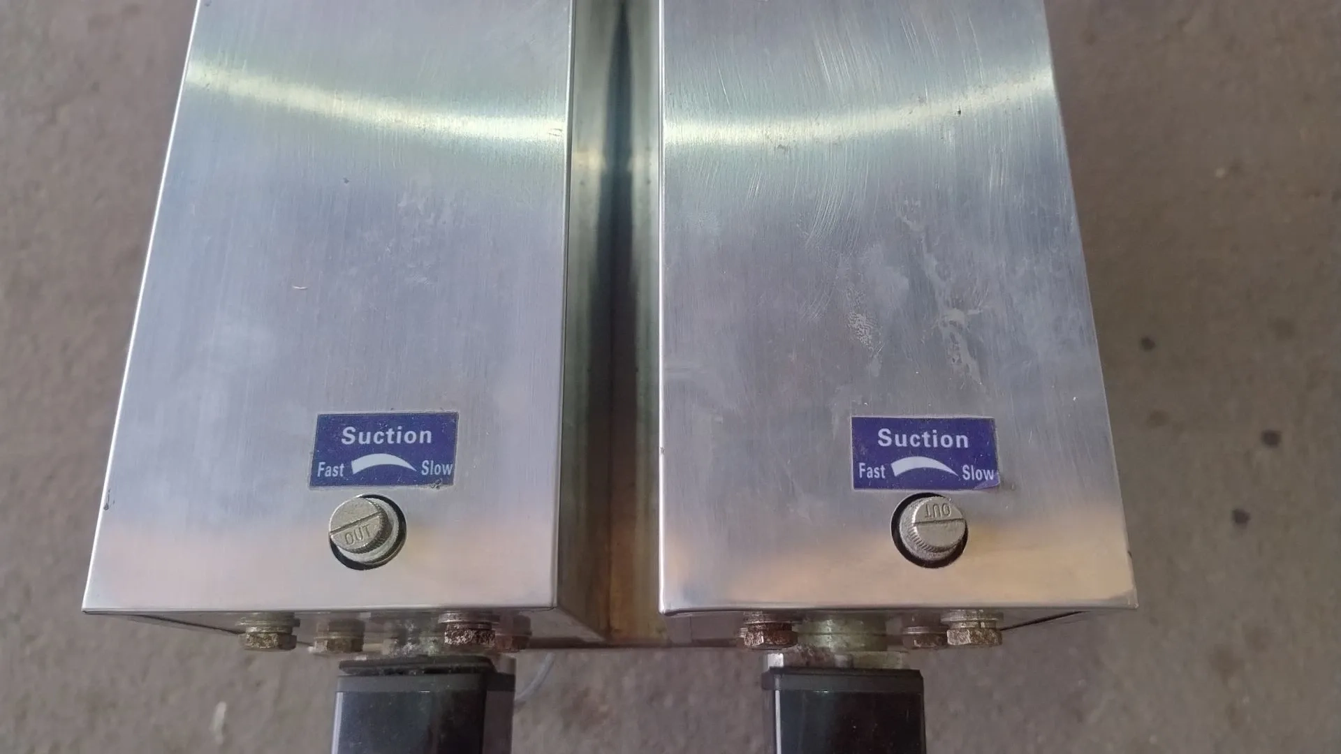 envasad-liqu-pneum-semi-automatica-dois-bicos-yg-packing-machinery