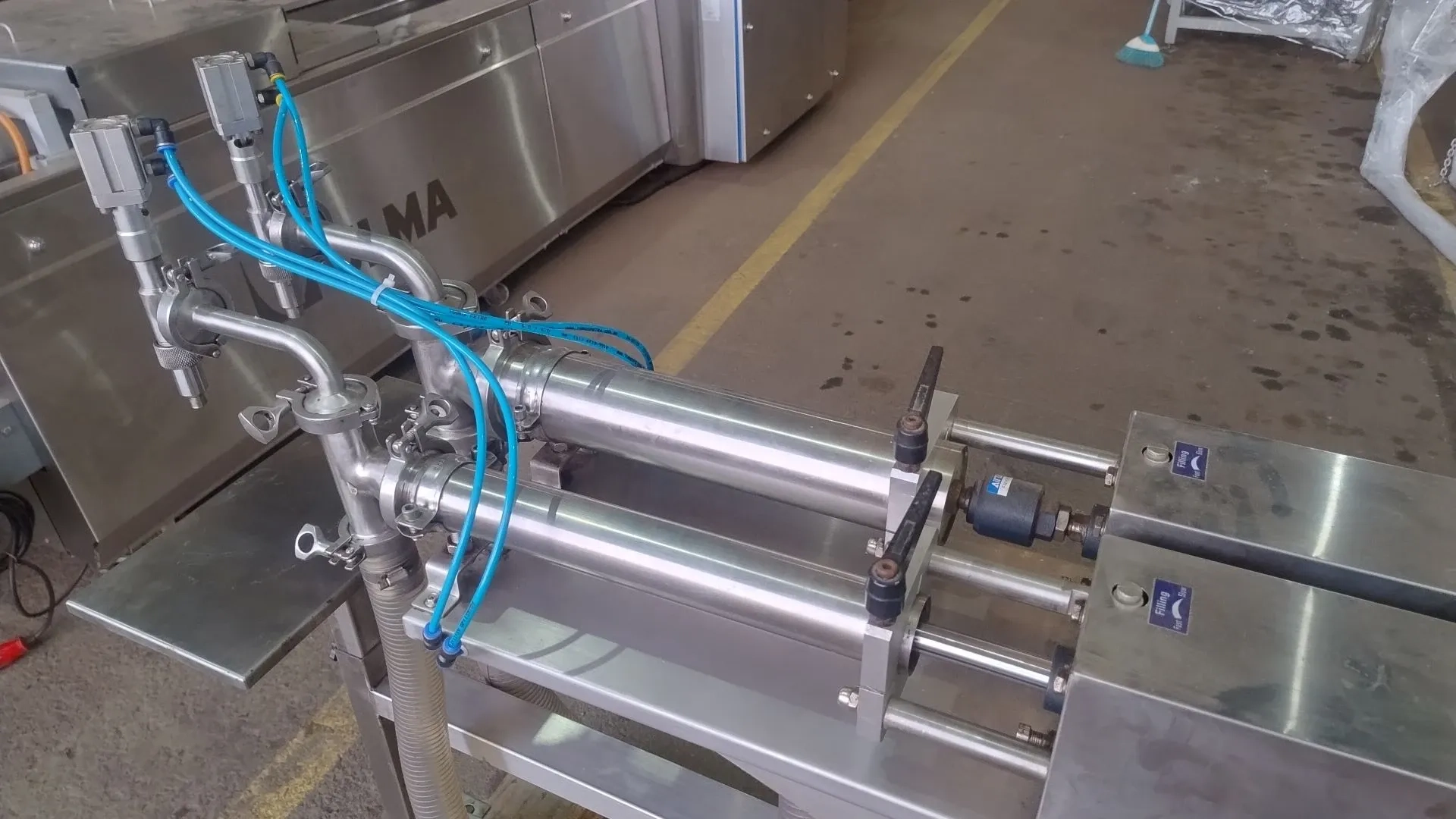 envasad-liqu-pneum-semi-automatica-dois-bicos-yg-packing-machinery